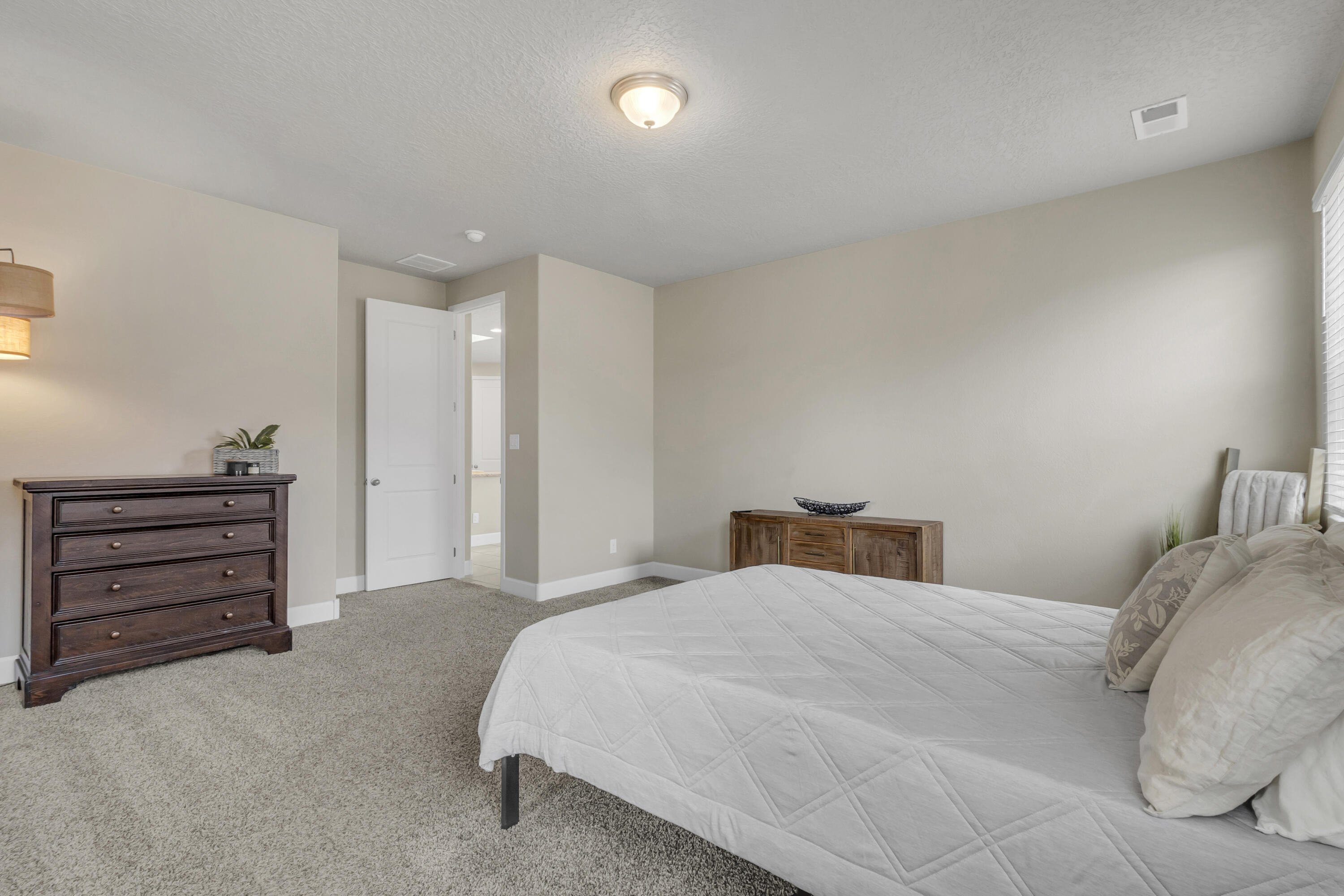 8609 Forecast Court NW