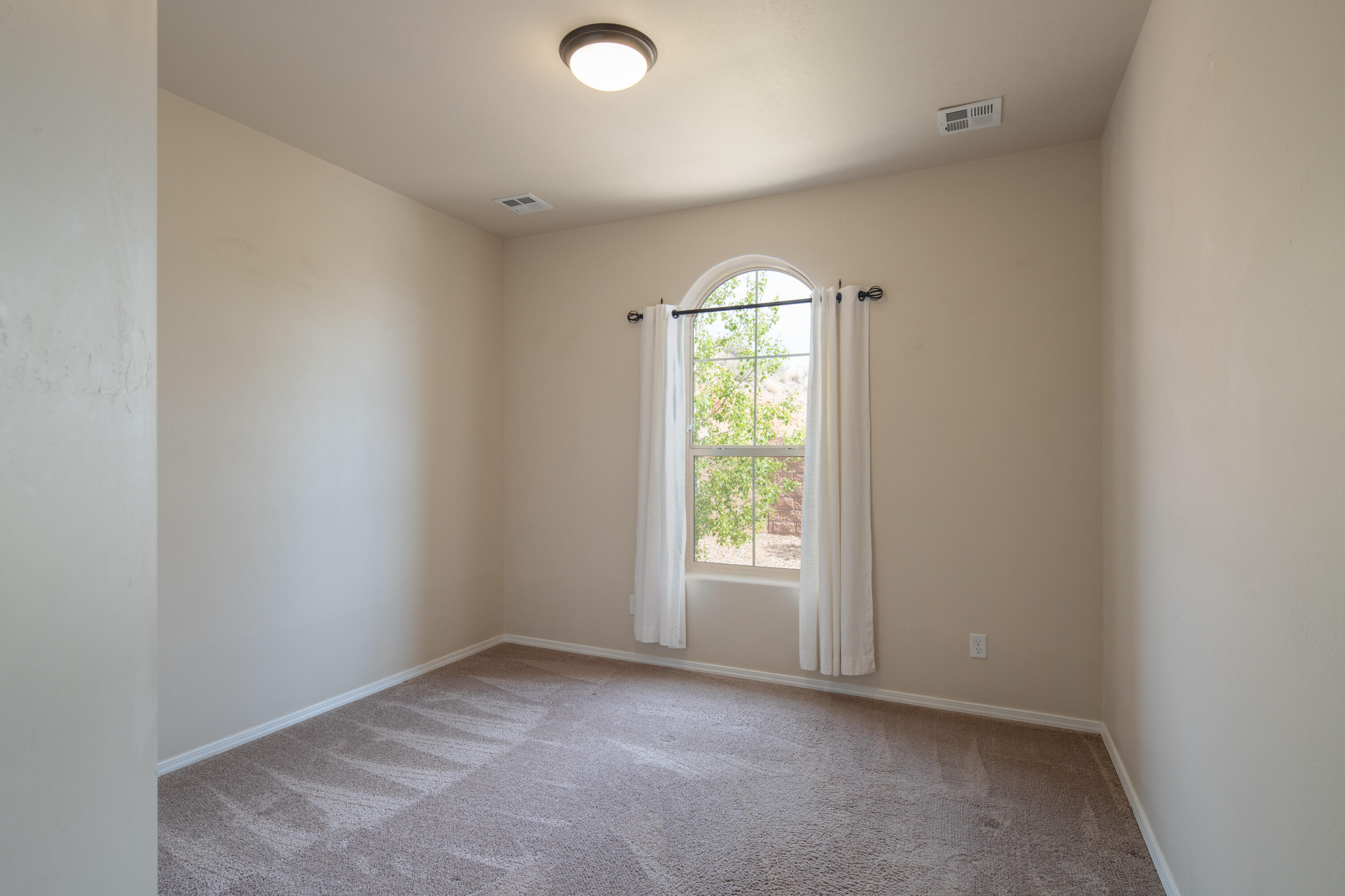 5626 Desert Sky Place NE