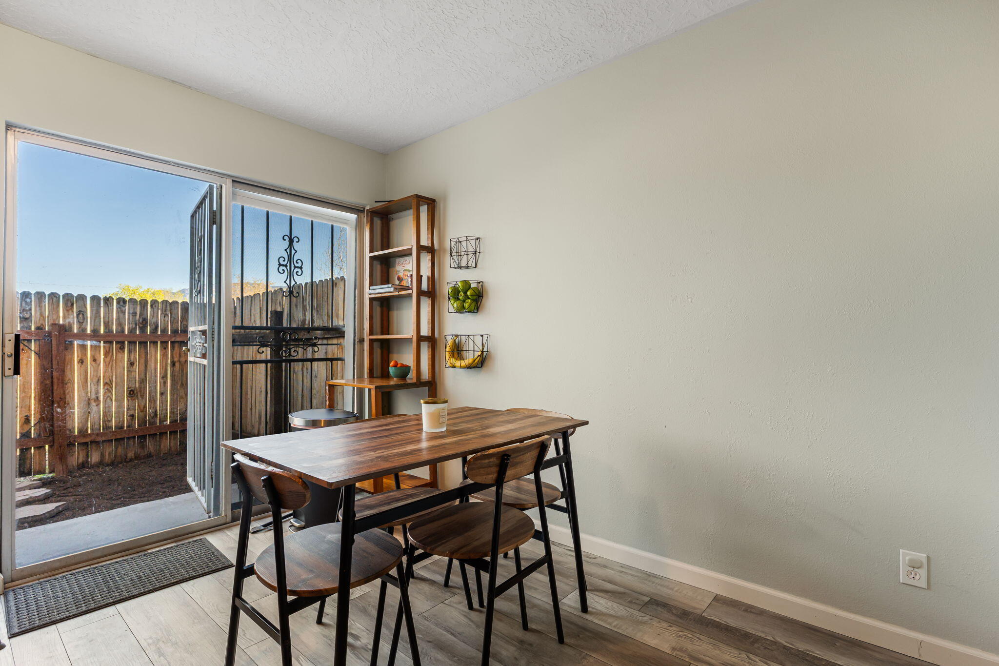 1121 Chelwood Park Boulevard NE APT 6