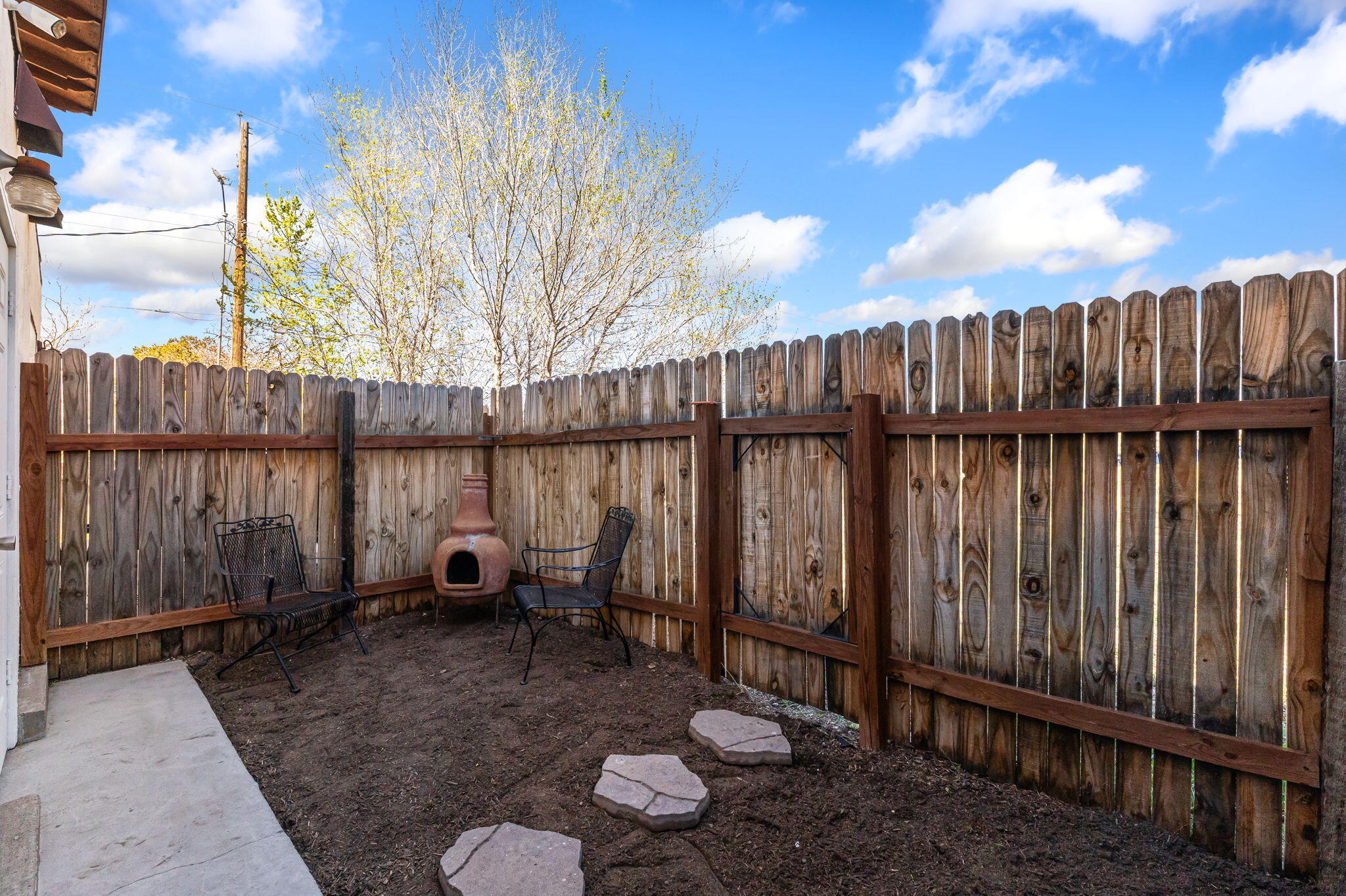 1121 Chelwood Park Boulevard NE APT 6