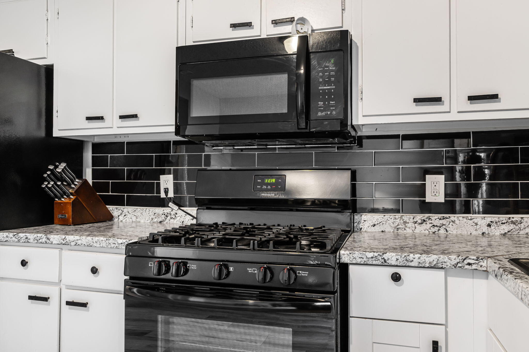 1121 Chelwood Park Boulevard NE APT 6