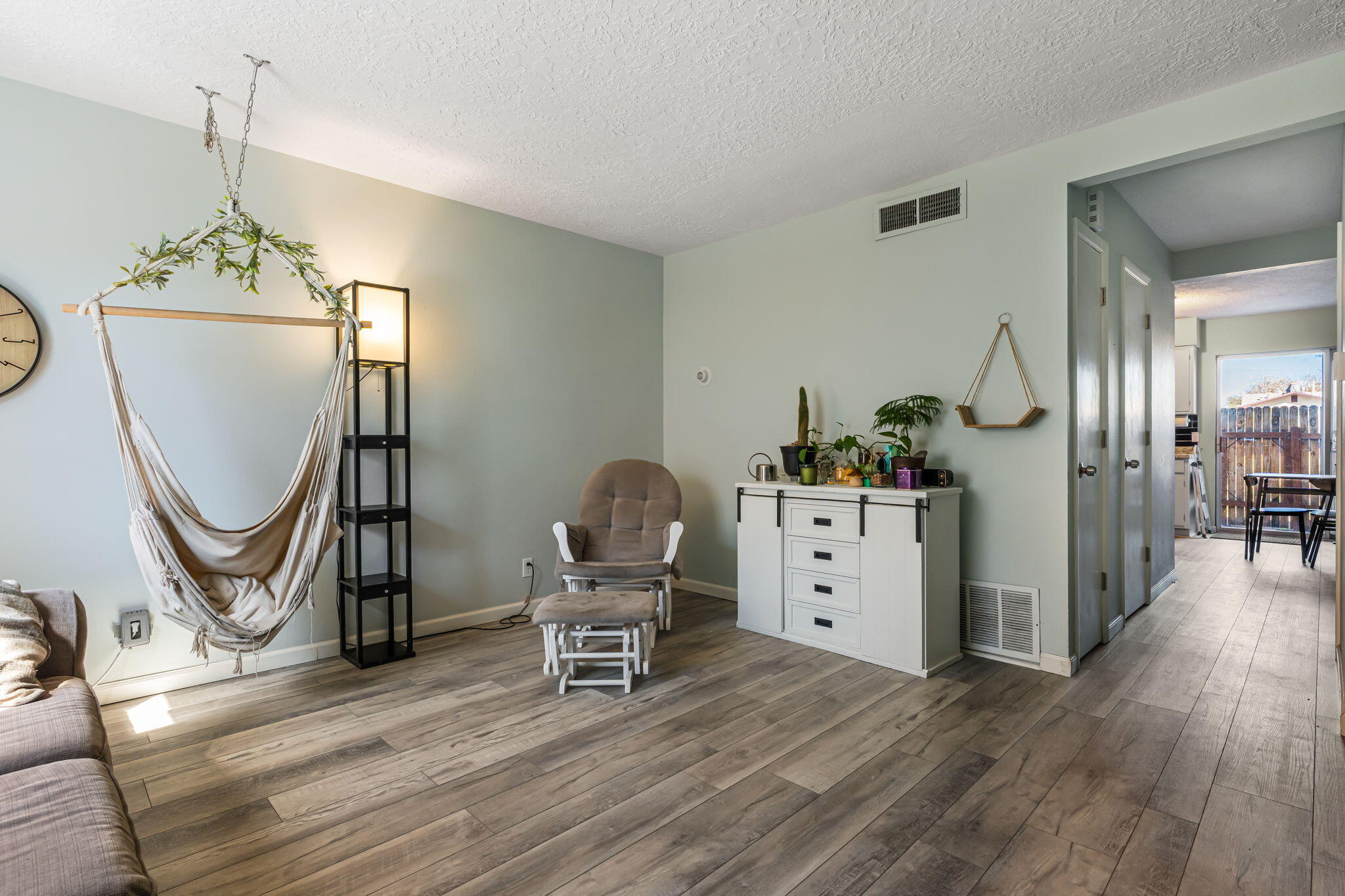 1121 Chelwood Park Boulevard NE APT 6
