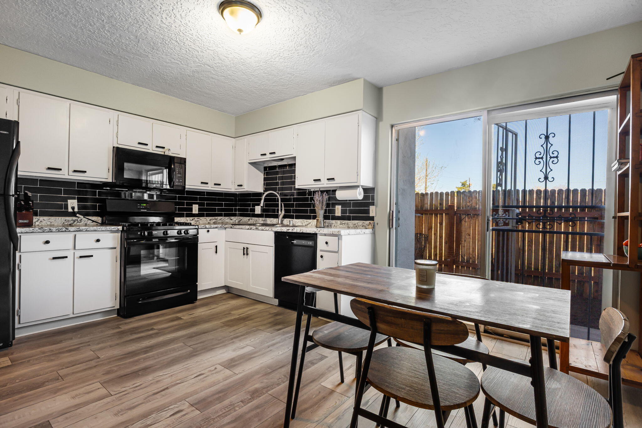 1121 Chelwood Park Boulevard NE APT 6