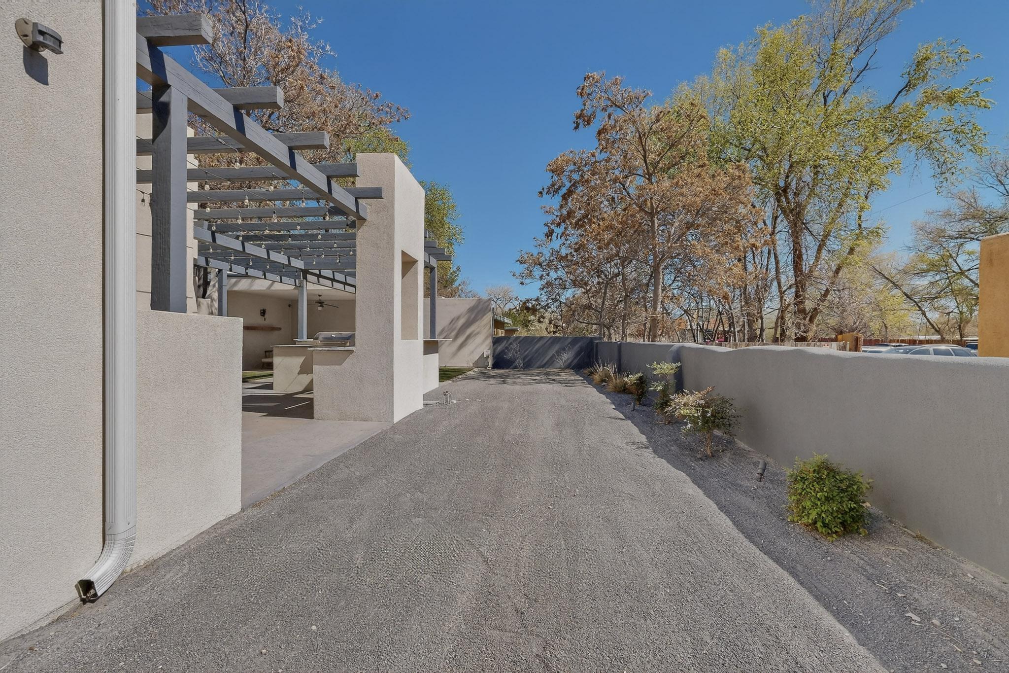 4456 Corrales Road
