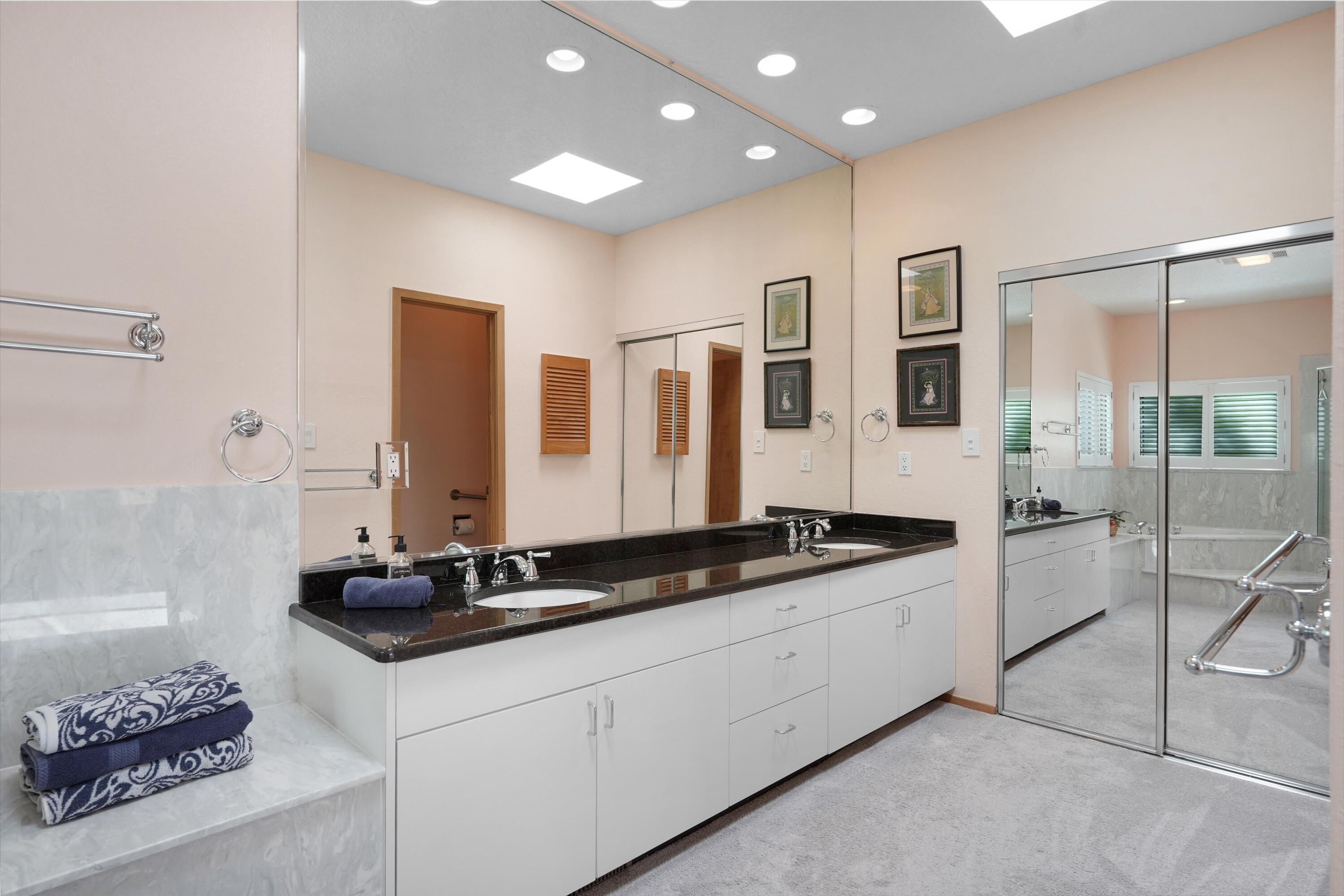 2321 Calle De Gabriel NE