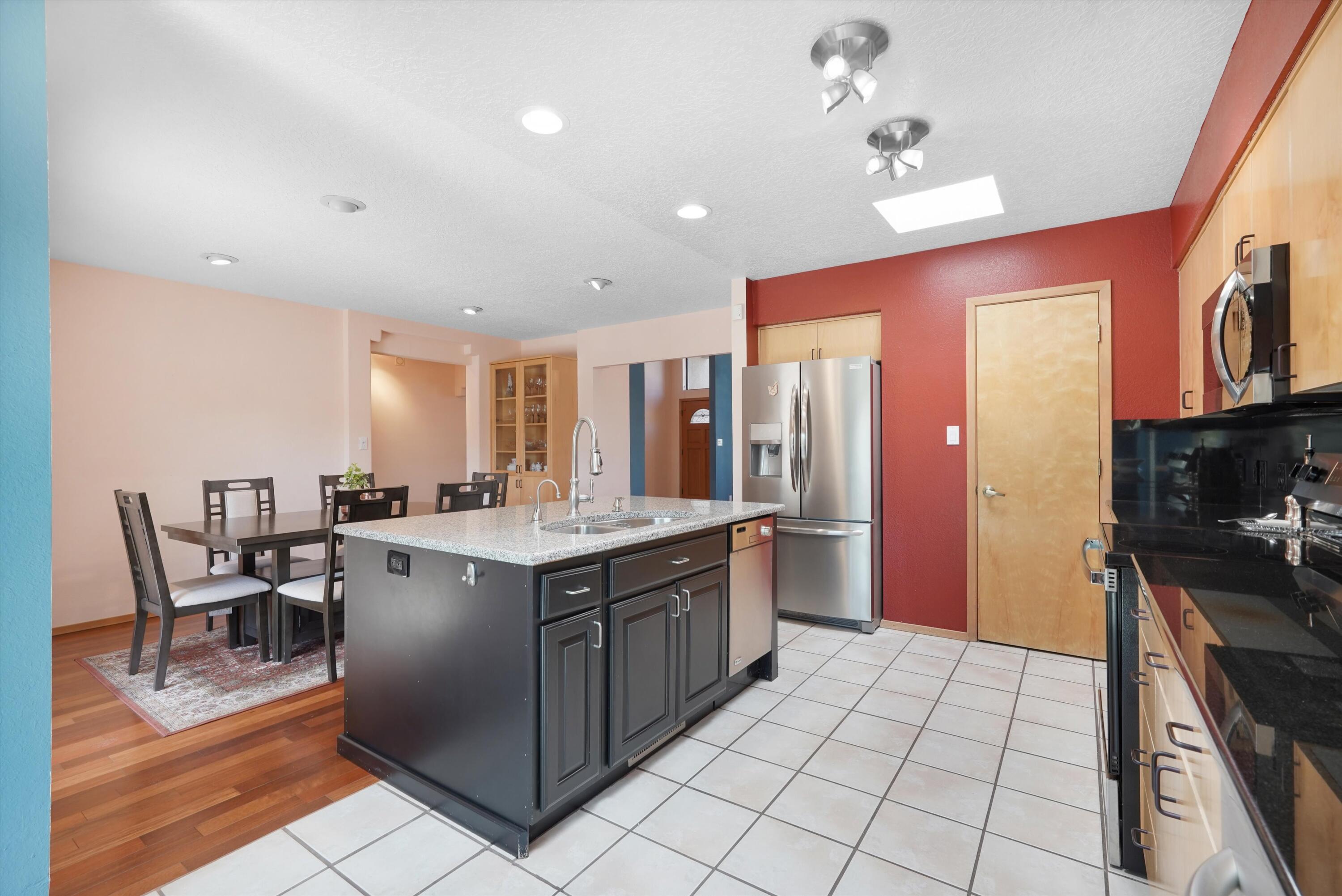 2321 Calle De Gabriel NE