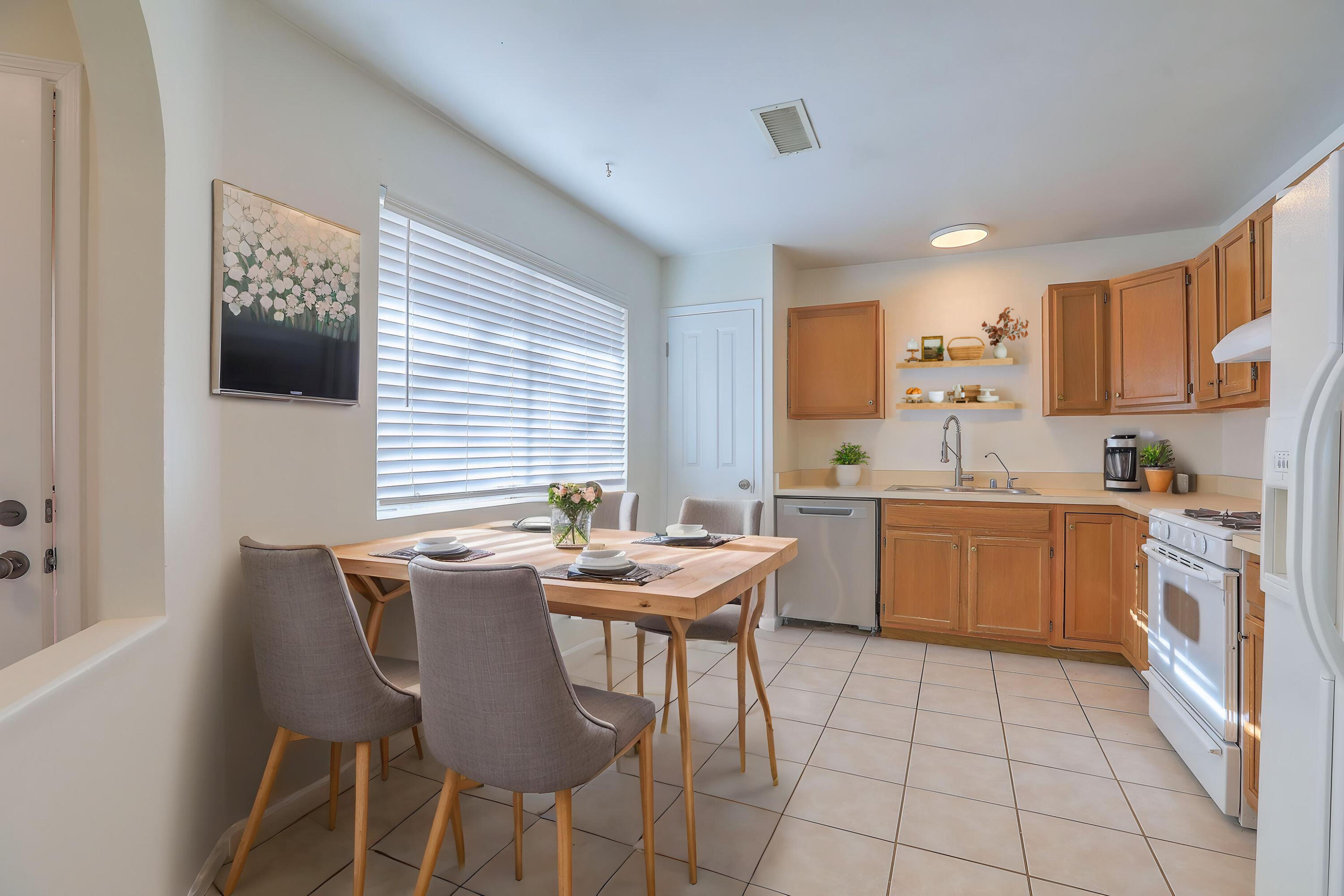 1777 Lee Loop NE