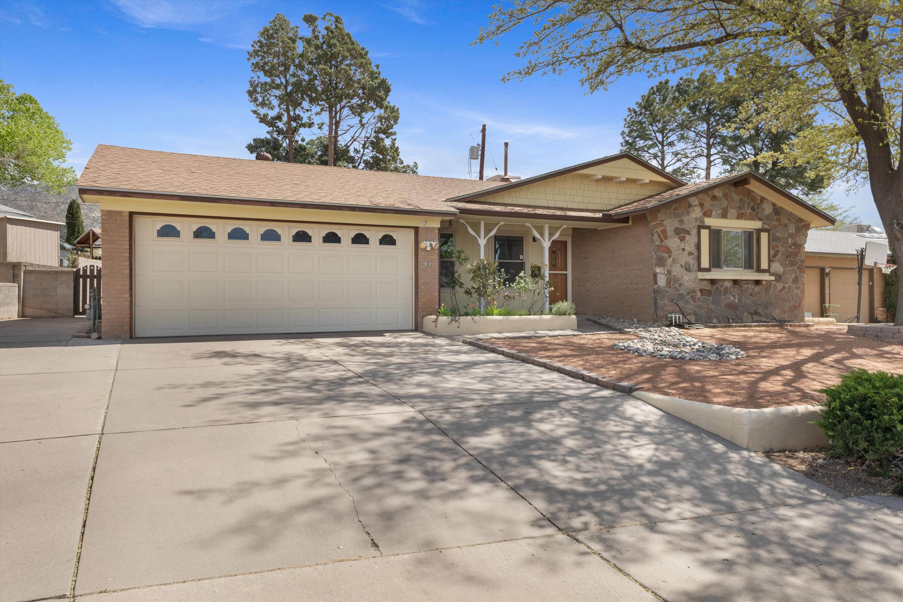 3112 Riviera Place NE