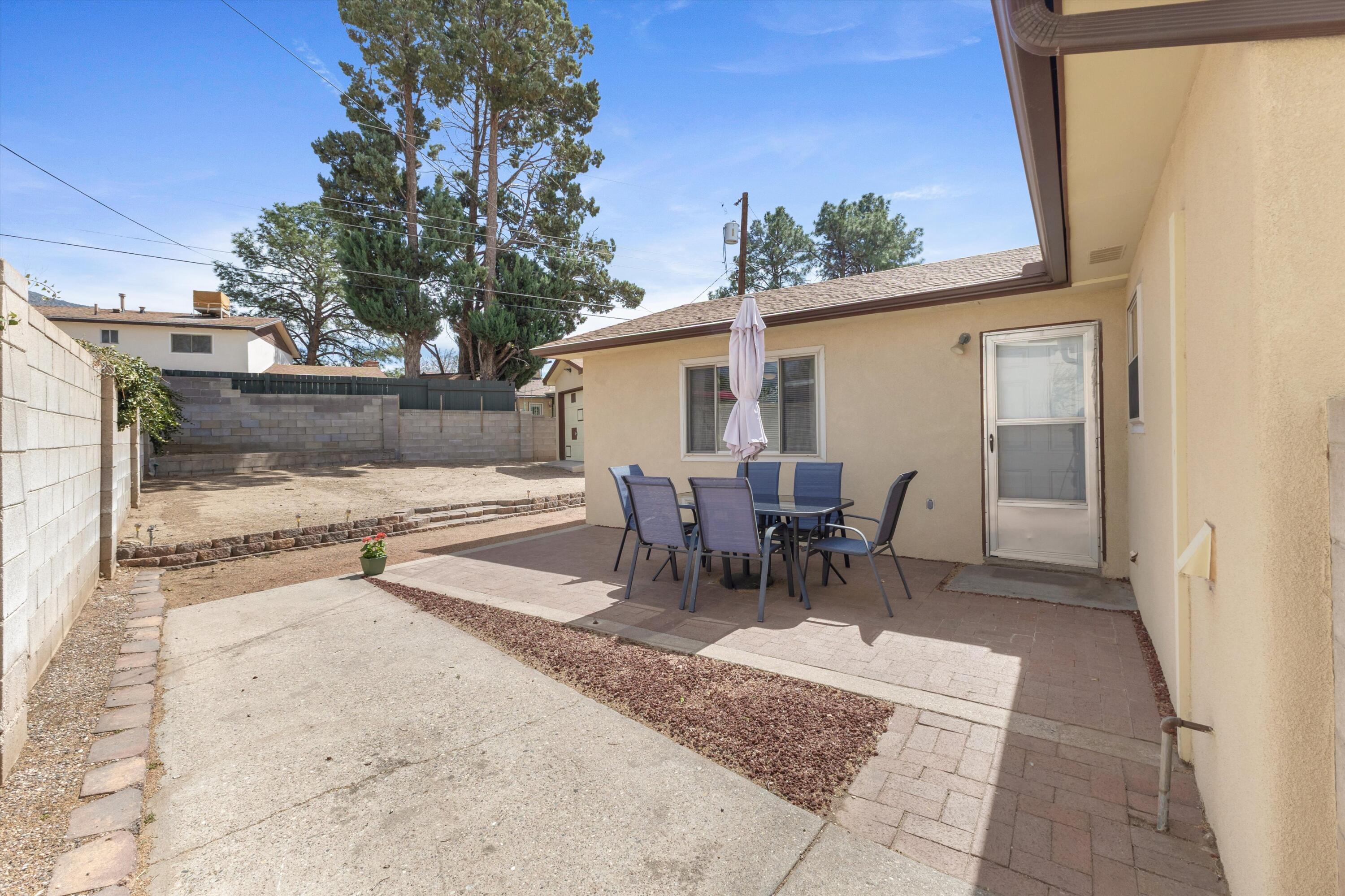 3112 Riviera Place NE
