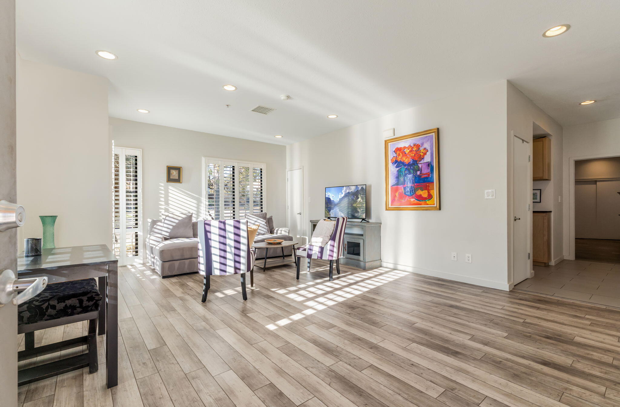 201 Aliso Drive SE 11