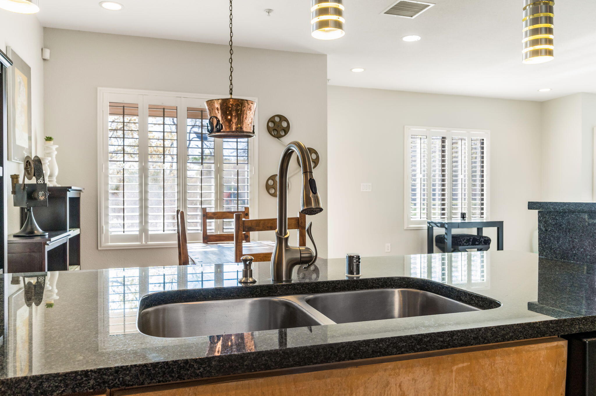 201 Aliso Drive SE 11