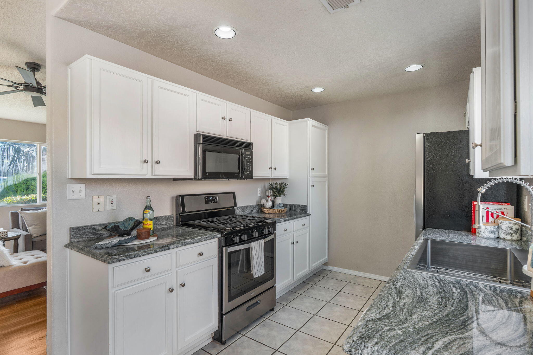 1305 Villa Campo NE