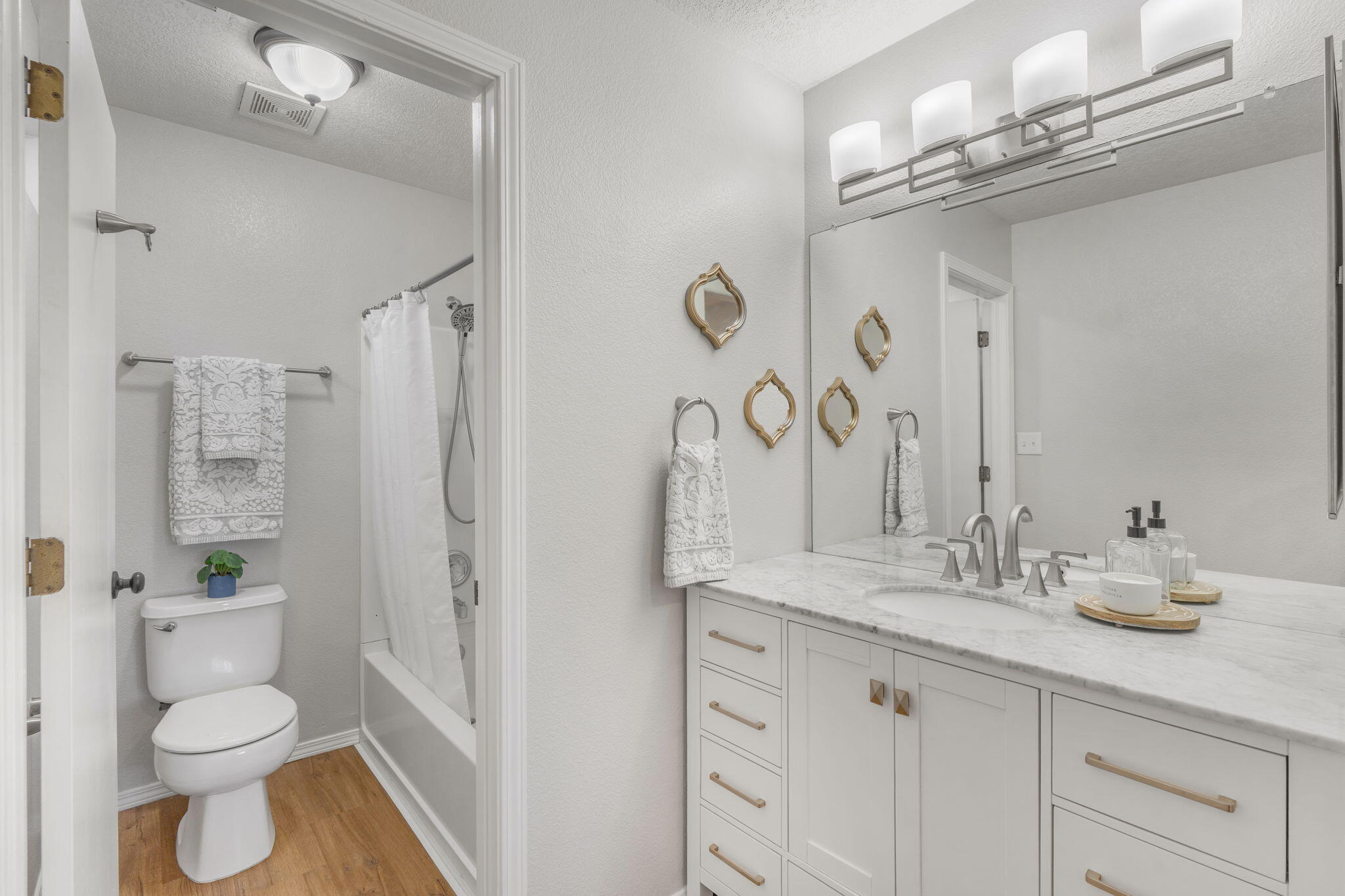 1305 Villa Campo NE
