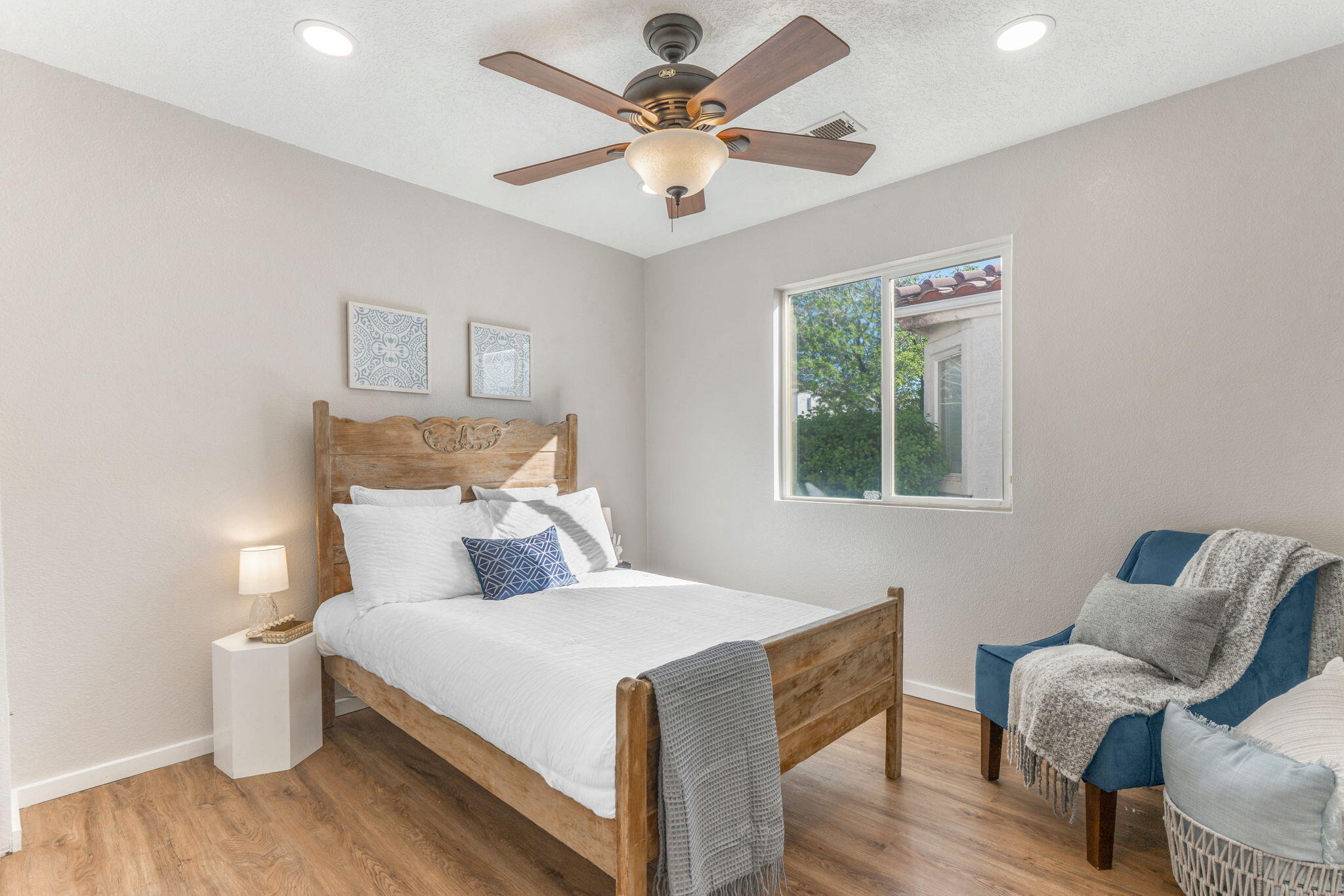 1305 Villa Campo NE