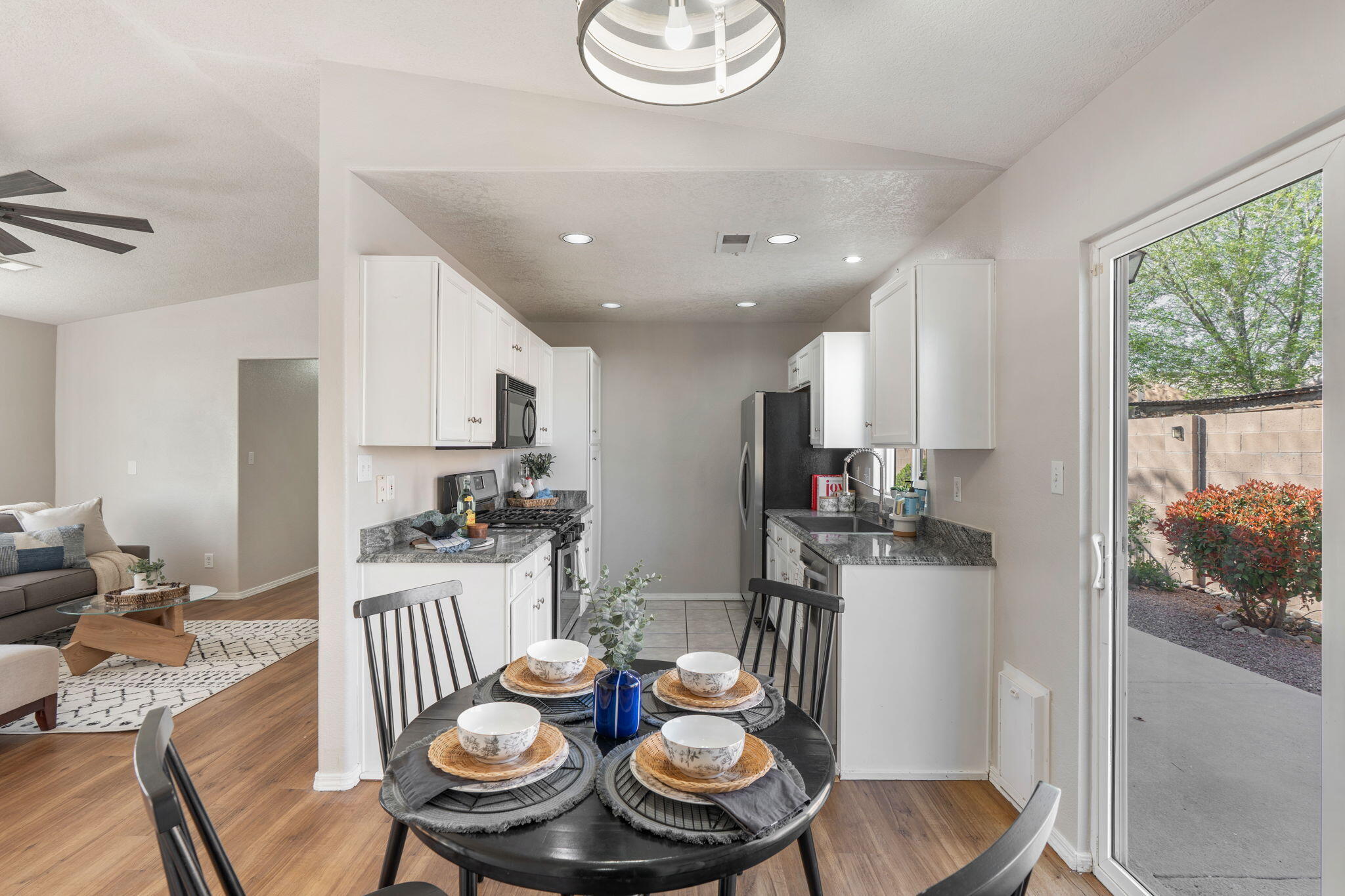 1305 Villa Campo NE