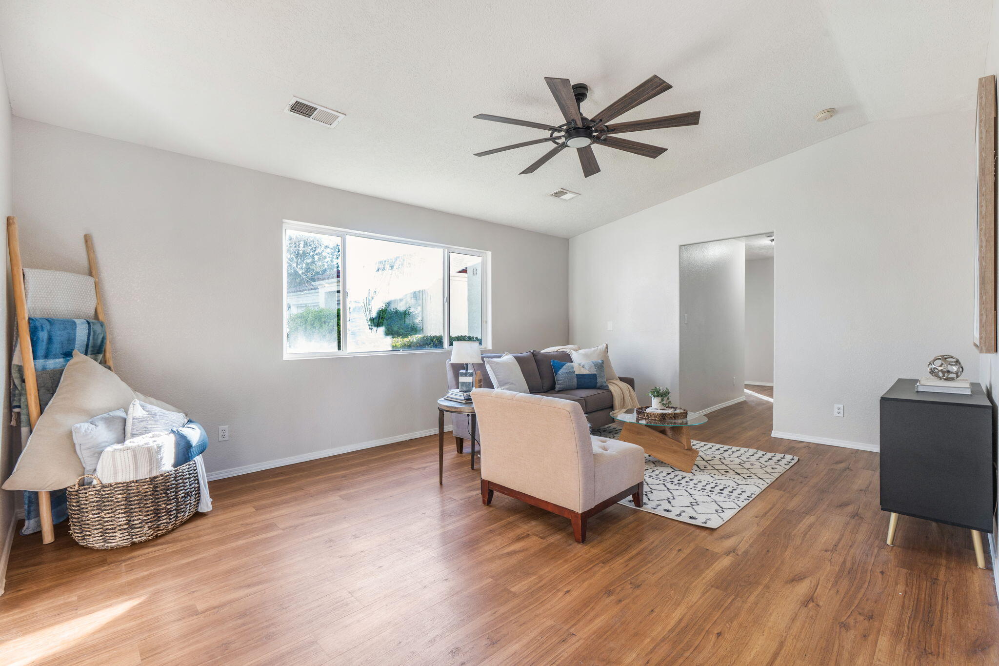 1305 Villa Campo NE