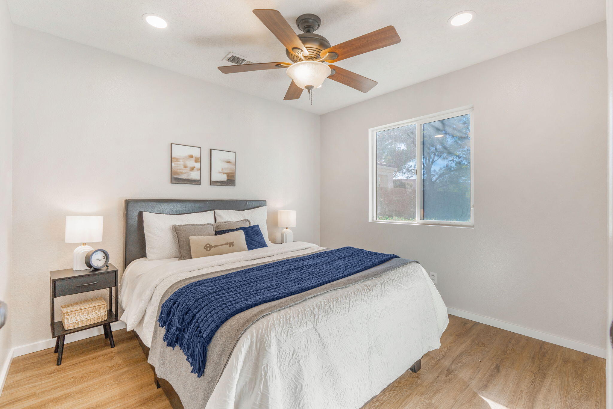 1305 Villa Campo NE