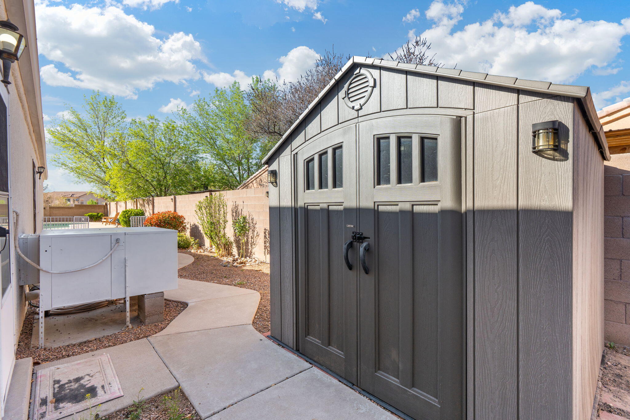 1305 Villa Campo NE