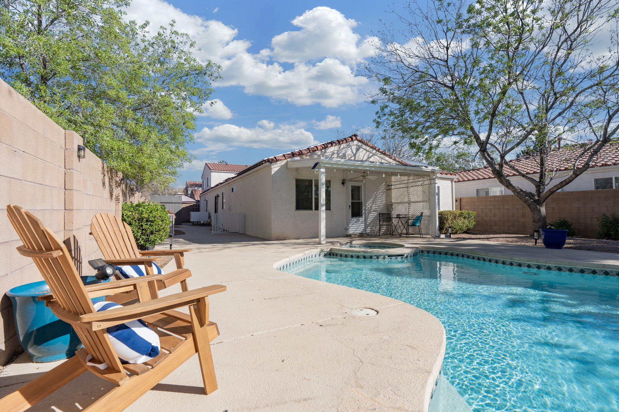 1305 Villa Campo NE