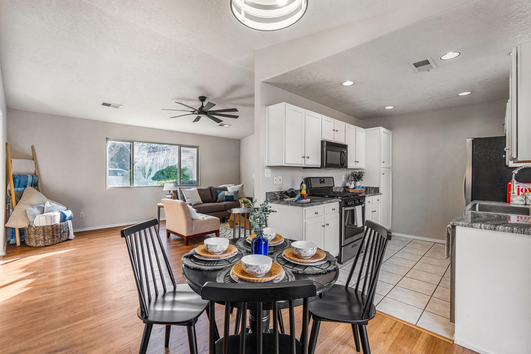 1305 Villa Campo NE