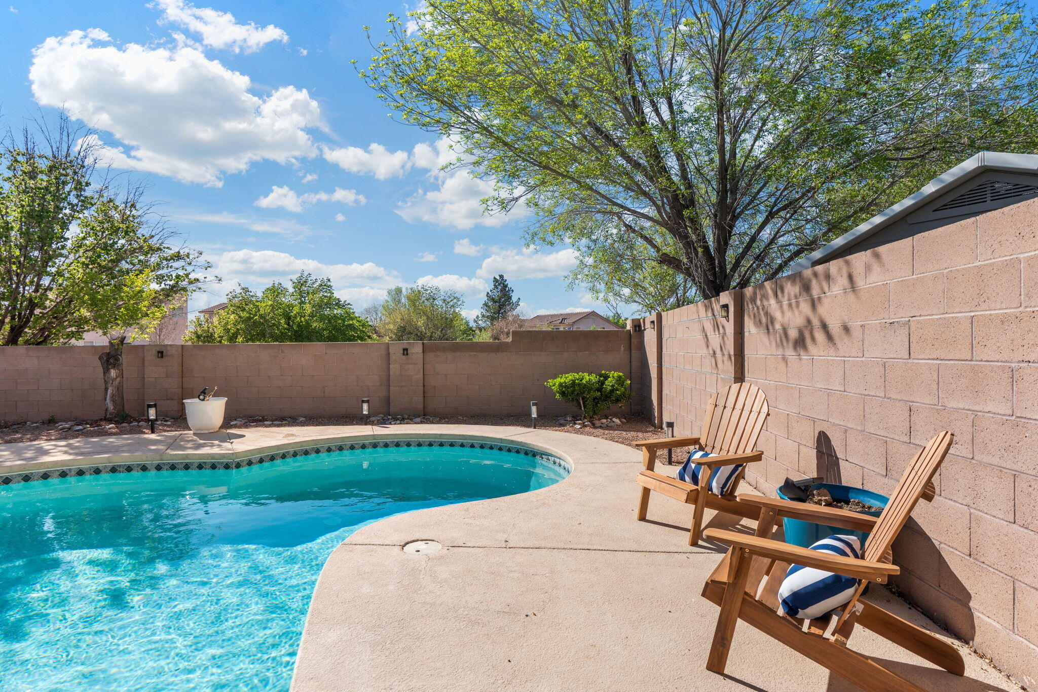 1305 Villa Campo NE