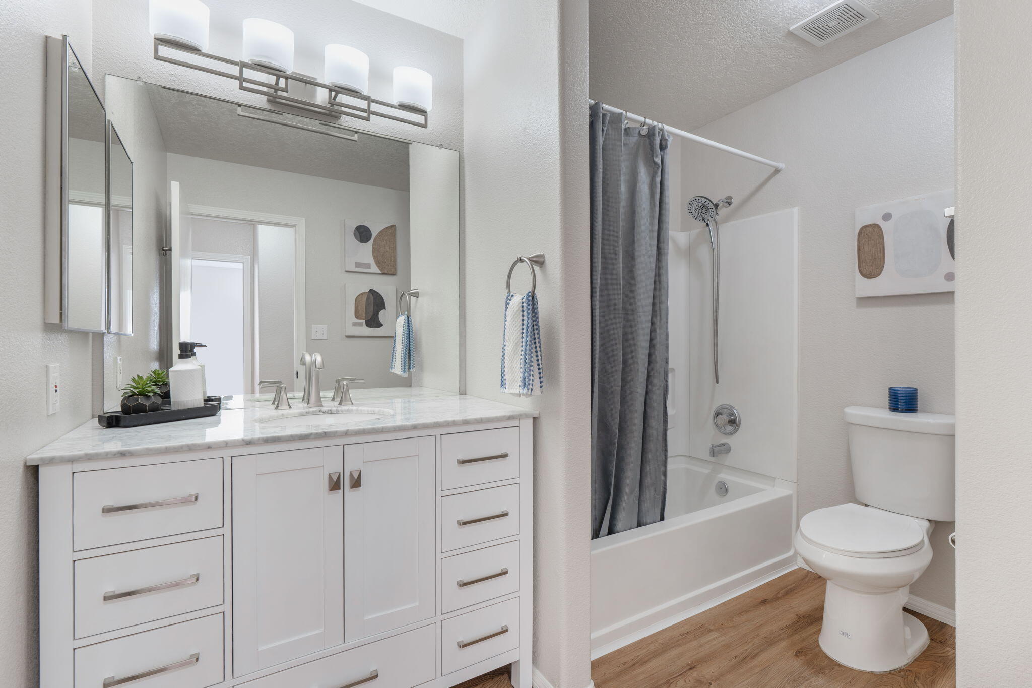 1305 Villa Campo NE