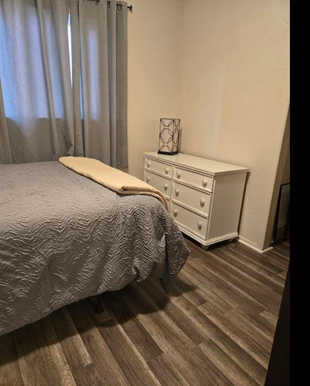 3327 Caminito Quintana