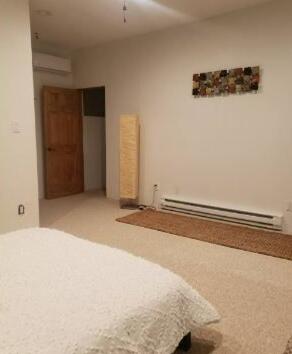 3327 Caminito Quintana