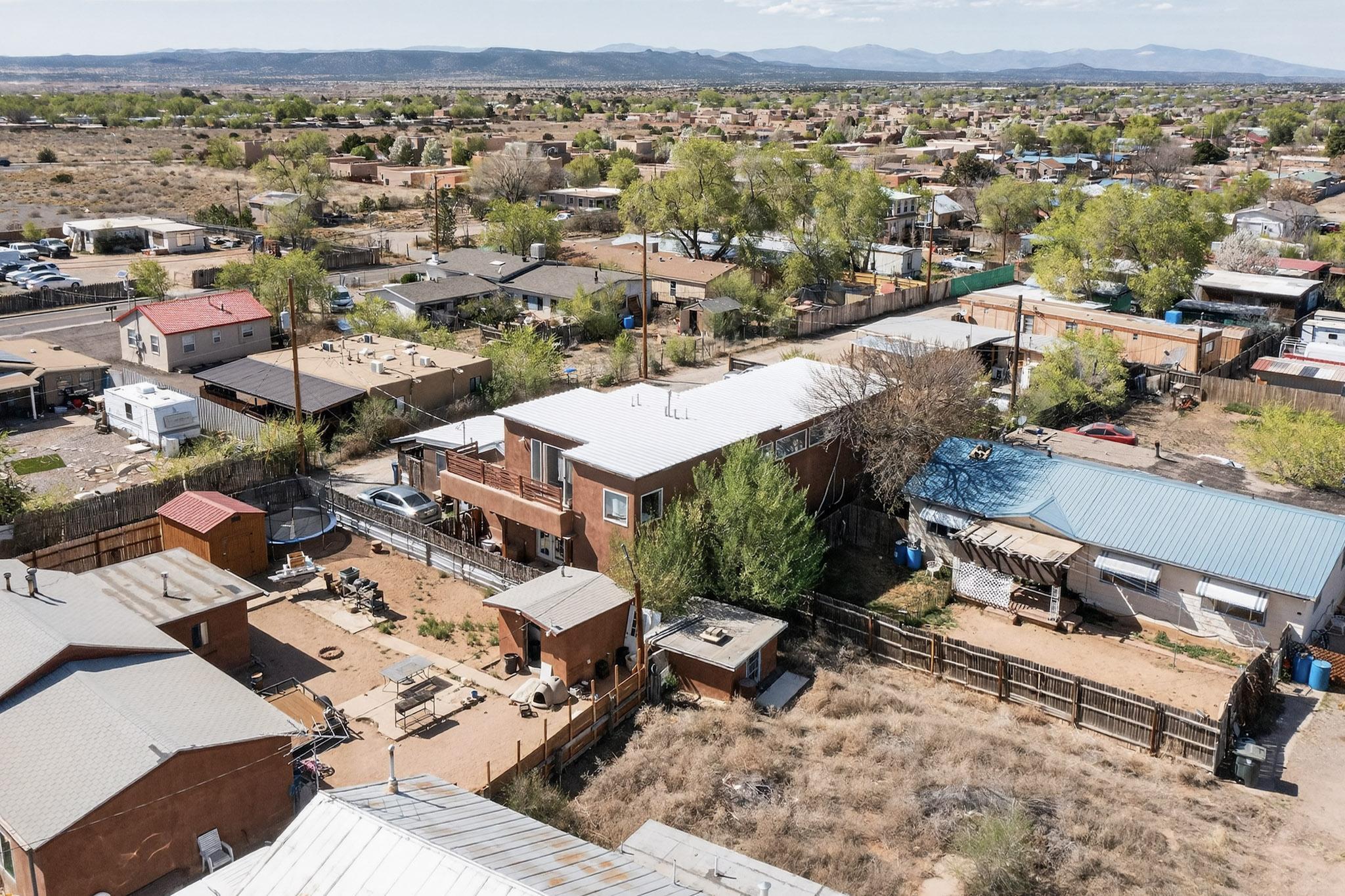 3327 Caminito Quintana