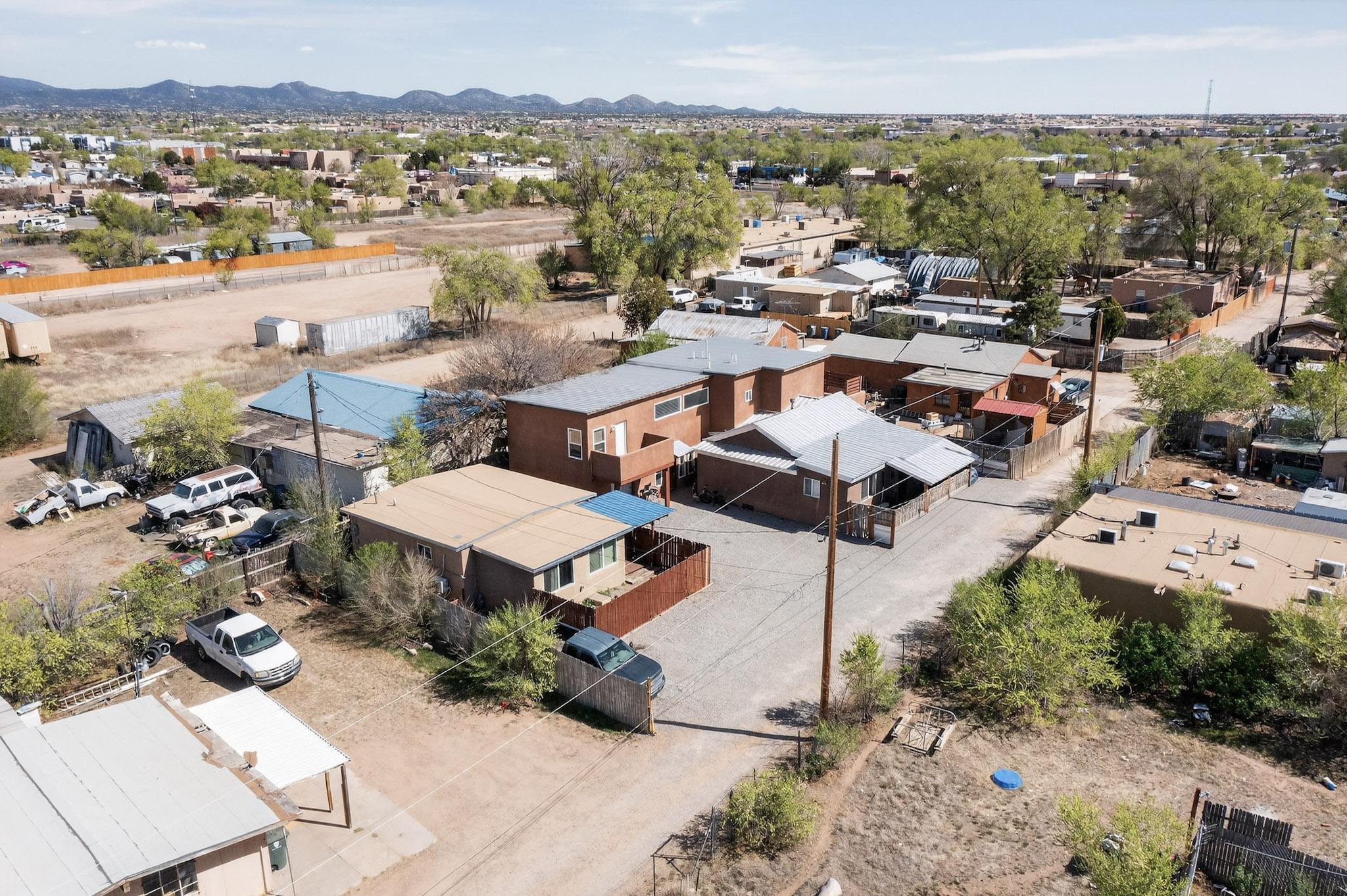 3327 Caminito Quintana