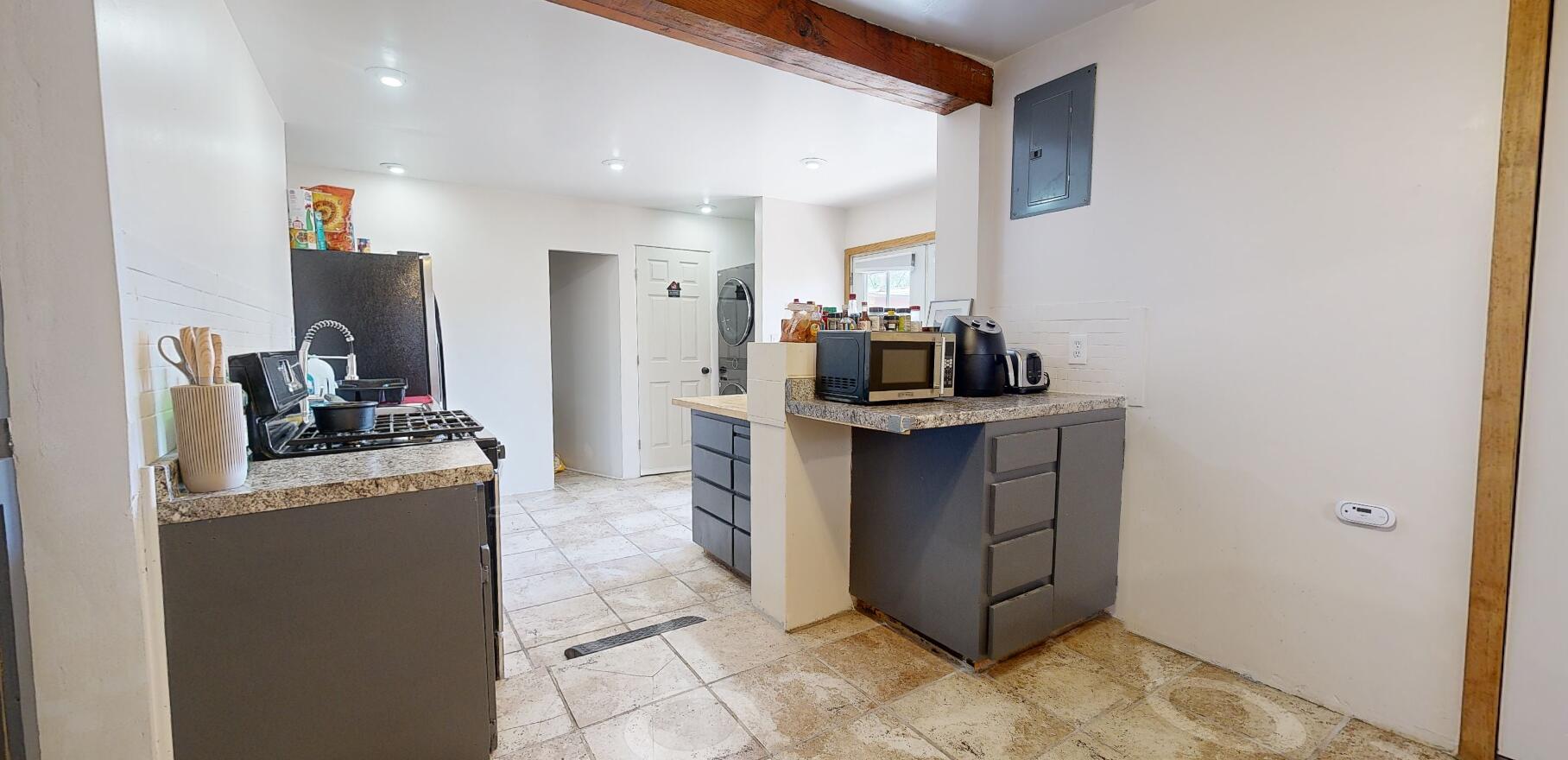 3327 Caminito Quintana