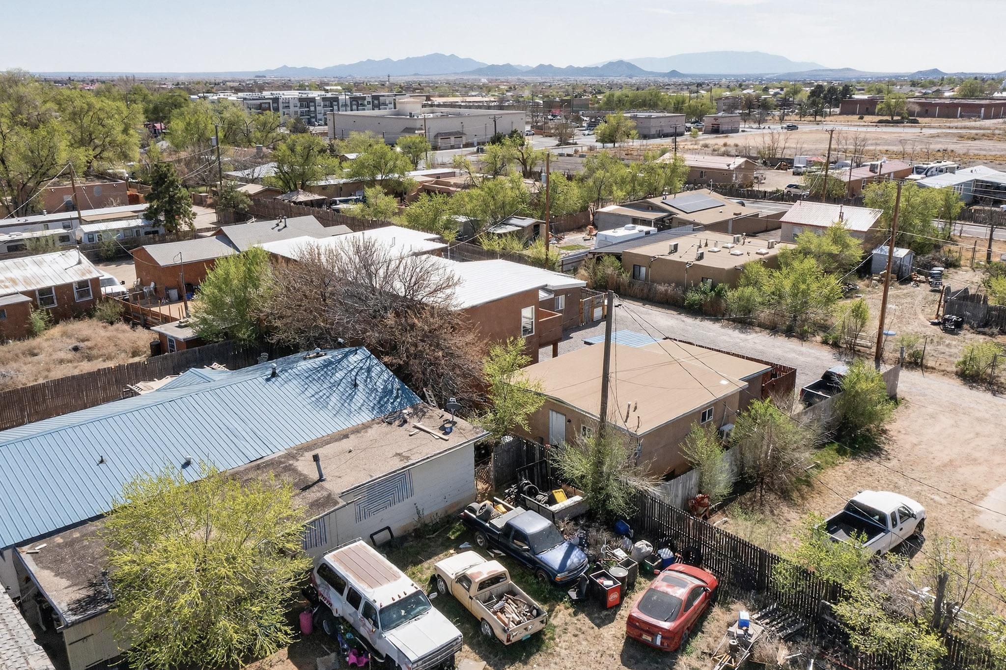 3327 Caminito Quintana