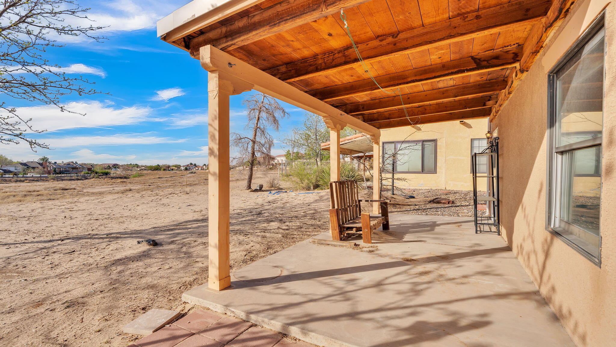 688 Lakeview Circle SE