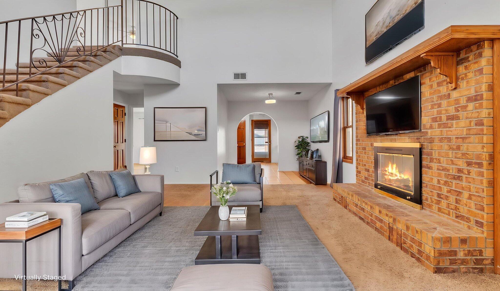 688 Lakeview Circle SE