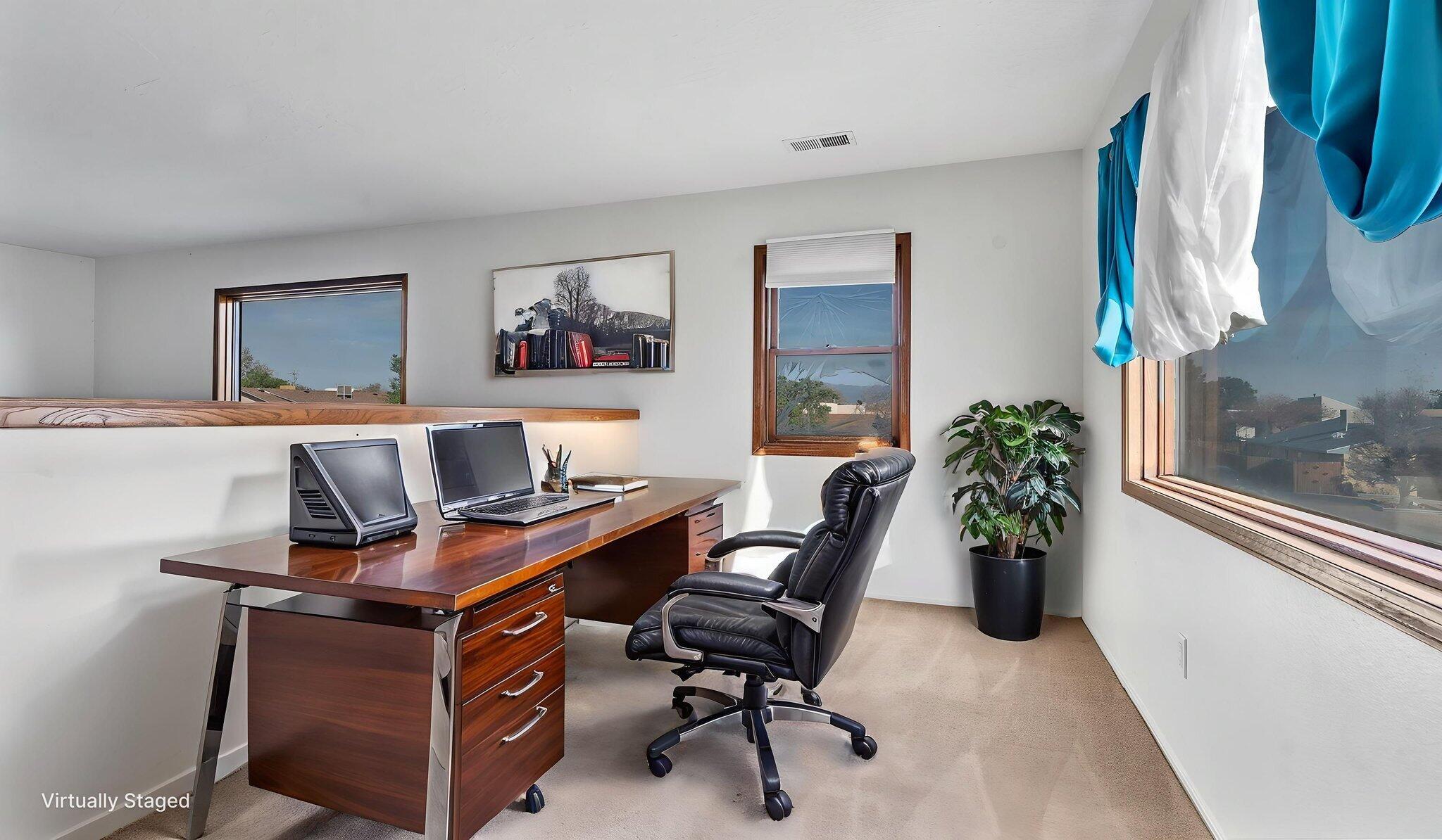 688 Lakeview Circle SE