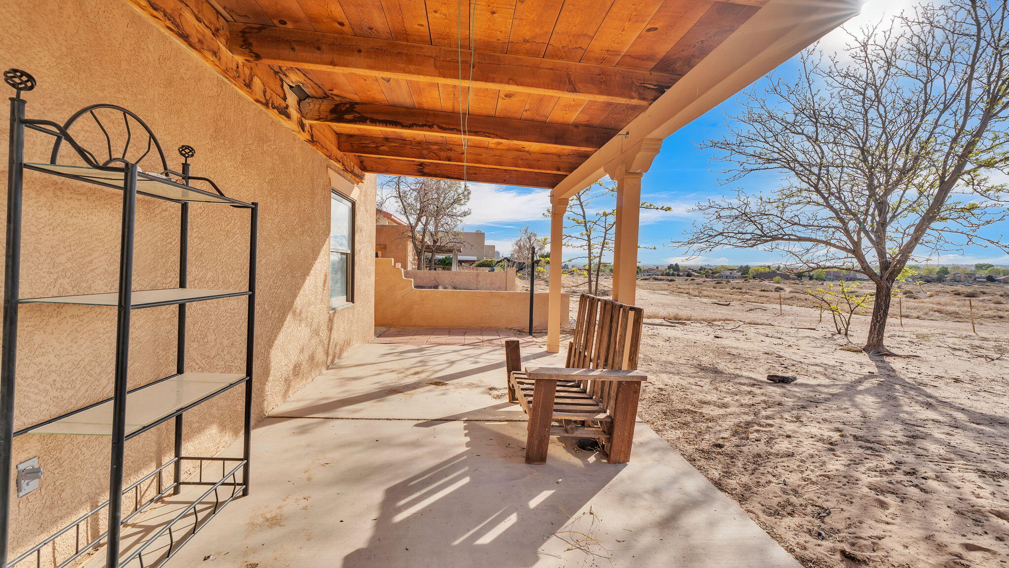 688 Lakeview Circle SE