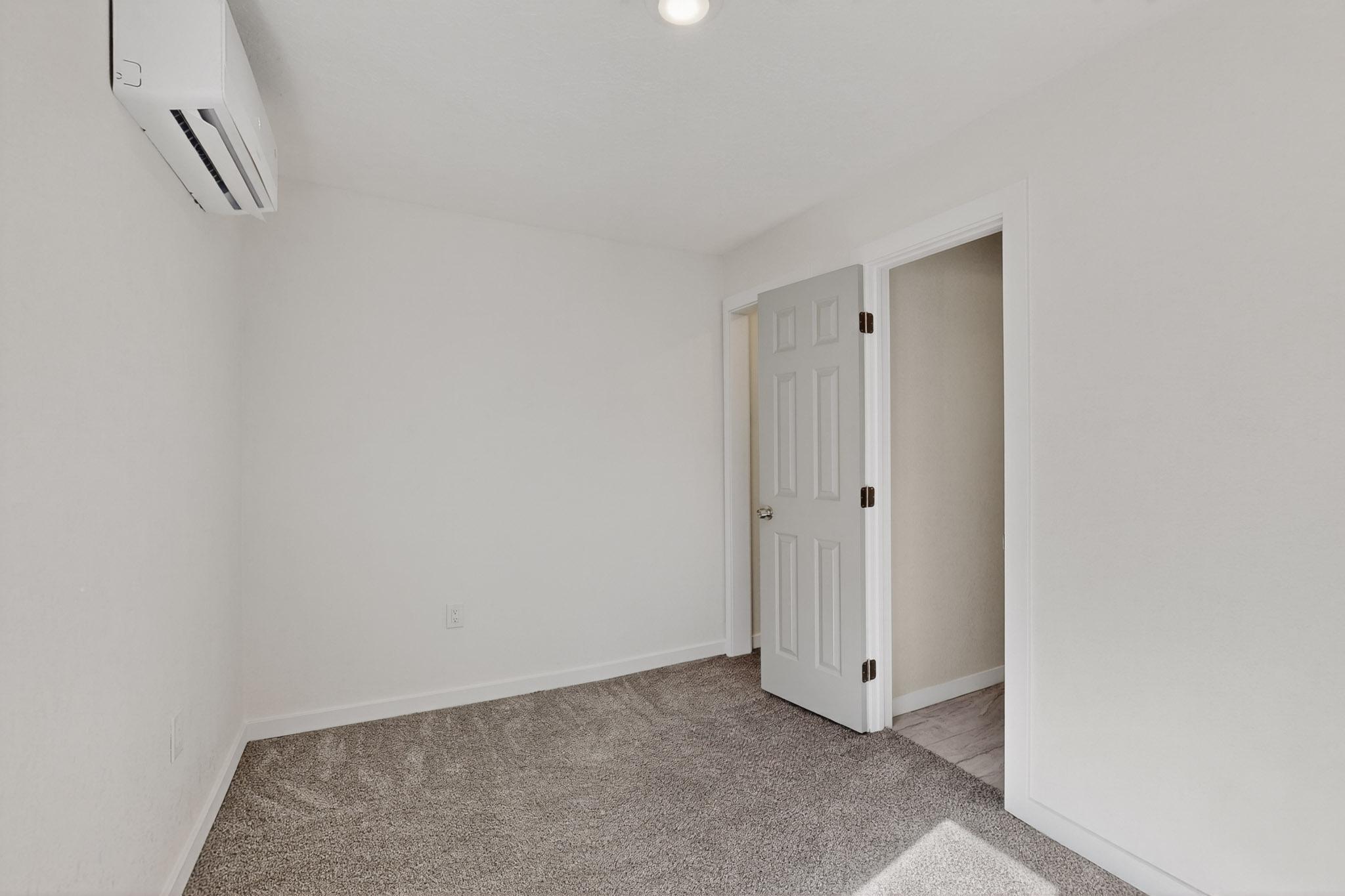 116 Stanford Drive SE