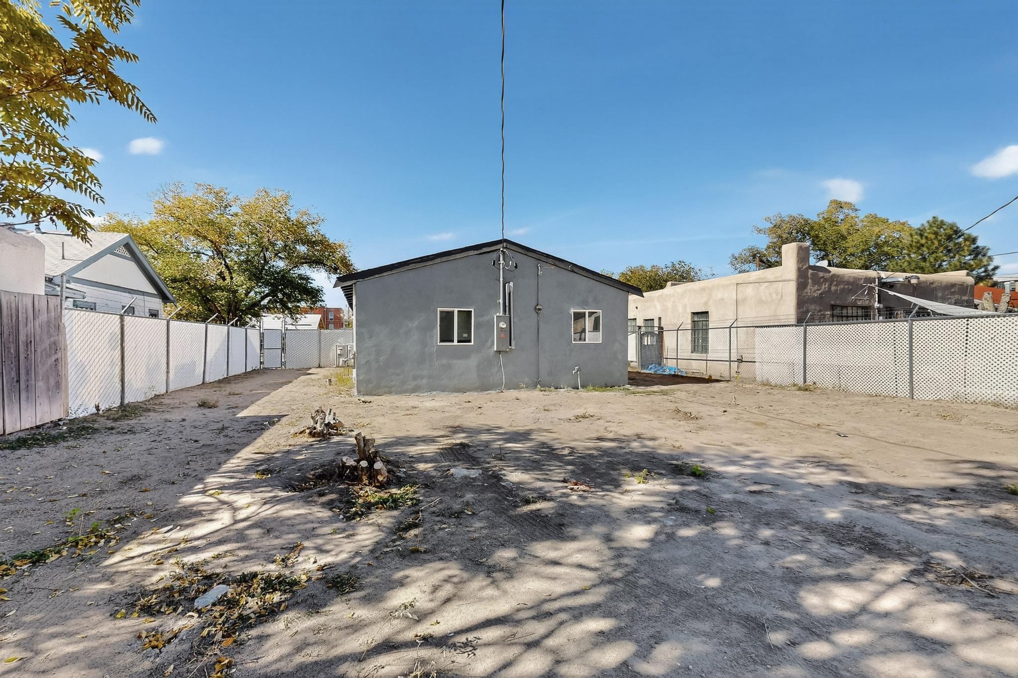 116 Stanford Drive SE