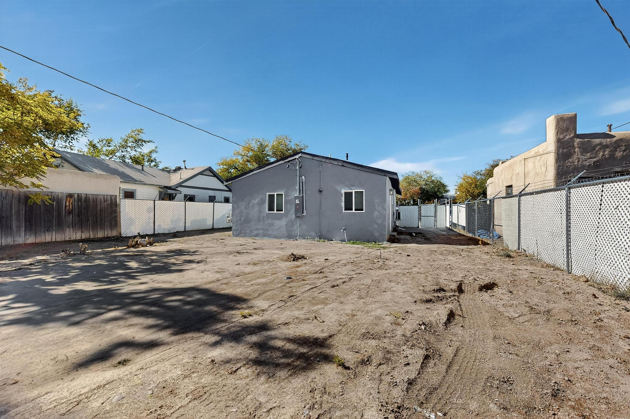 116 Stanford Drive SE