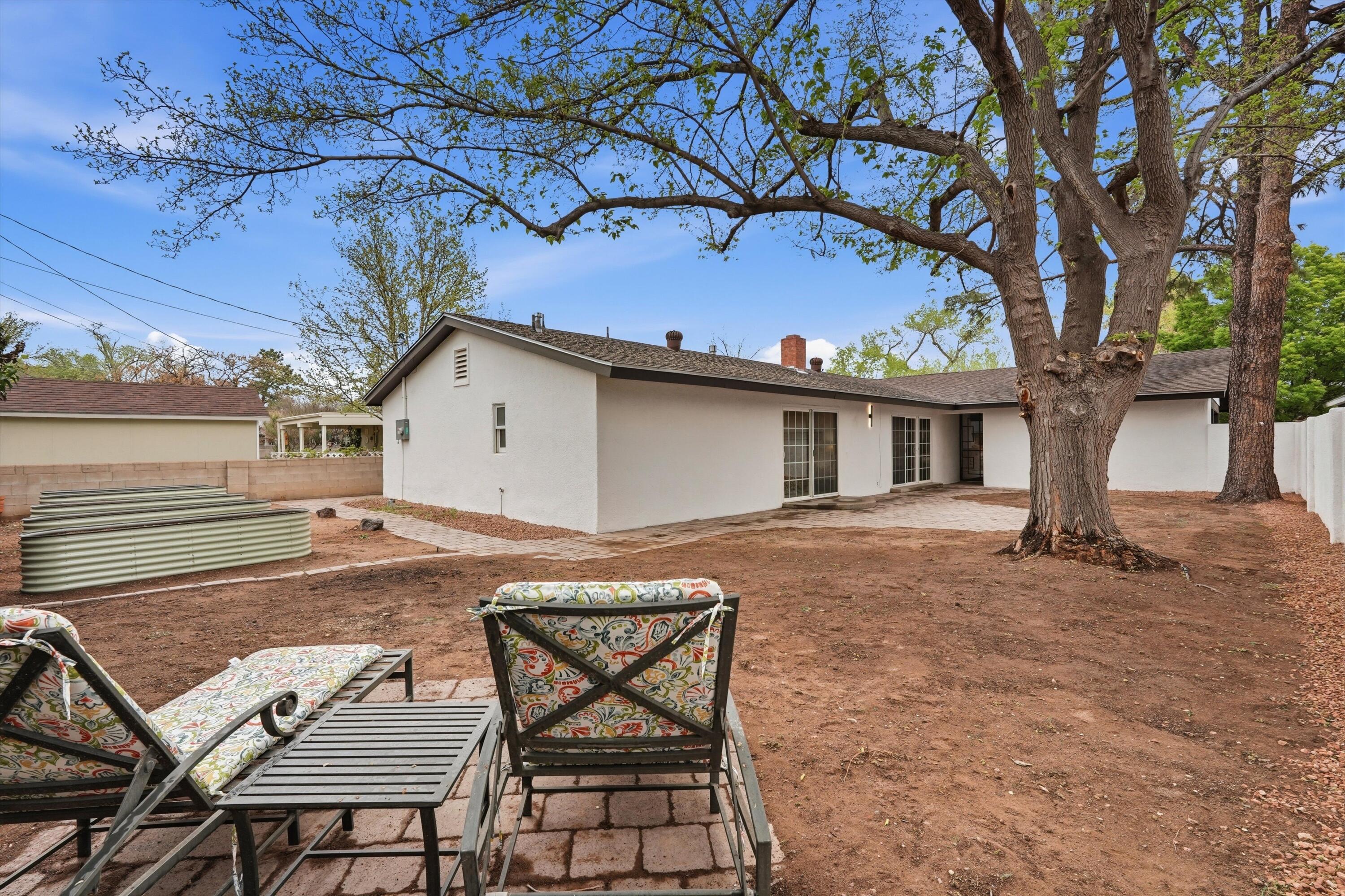 1522 San Patricio Avenue SW