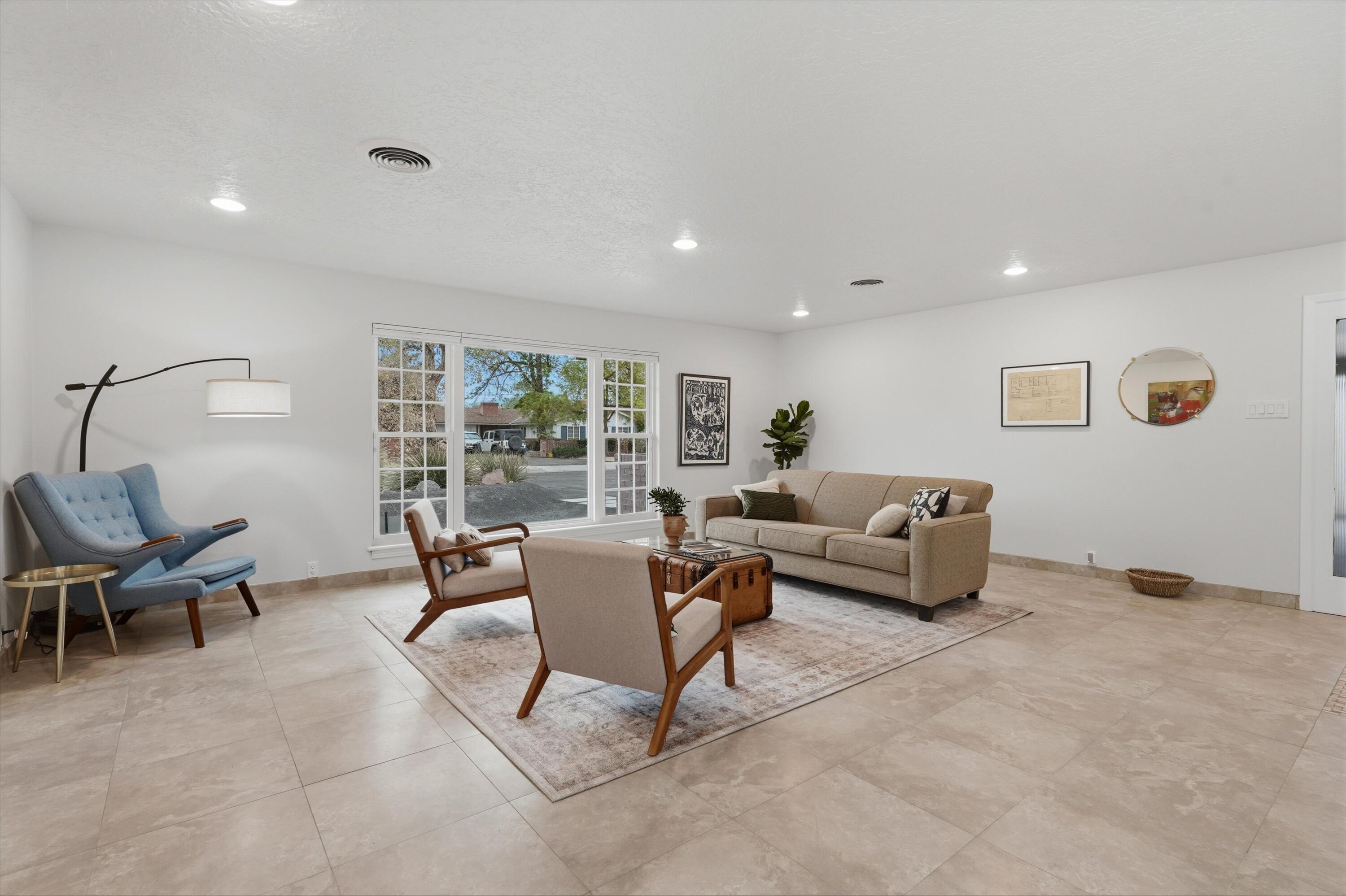 1522 San Patricio Avenue SW