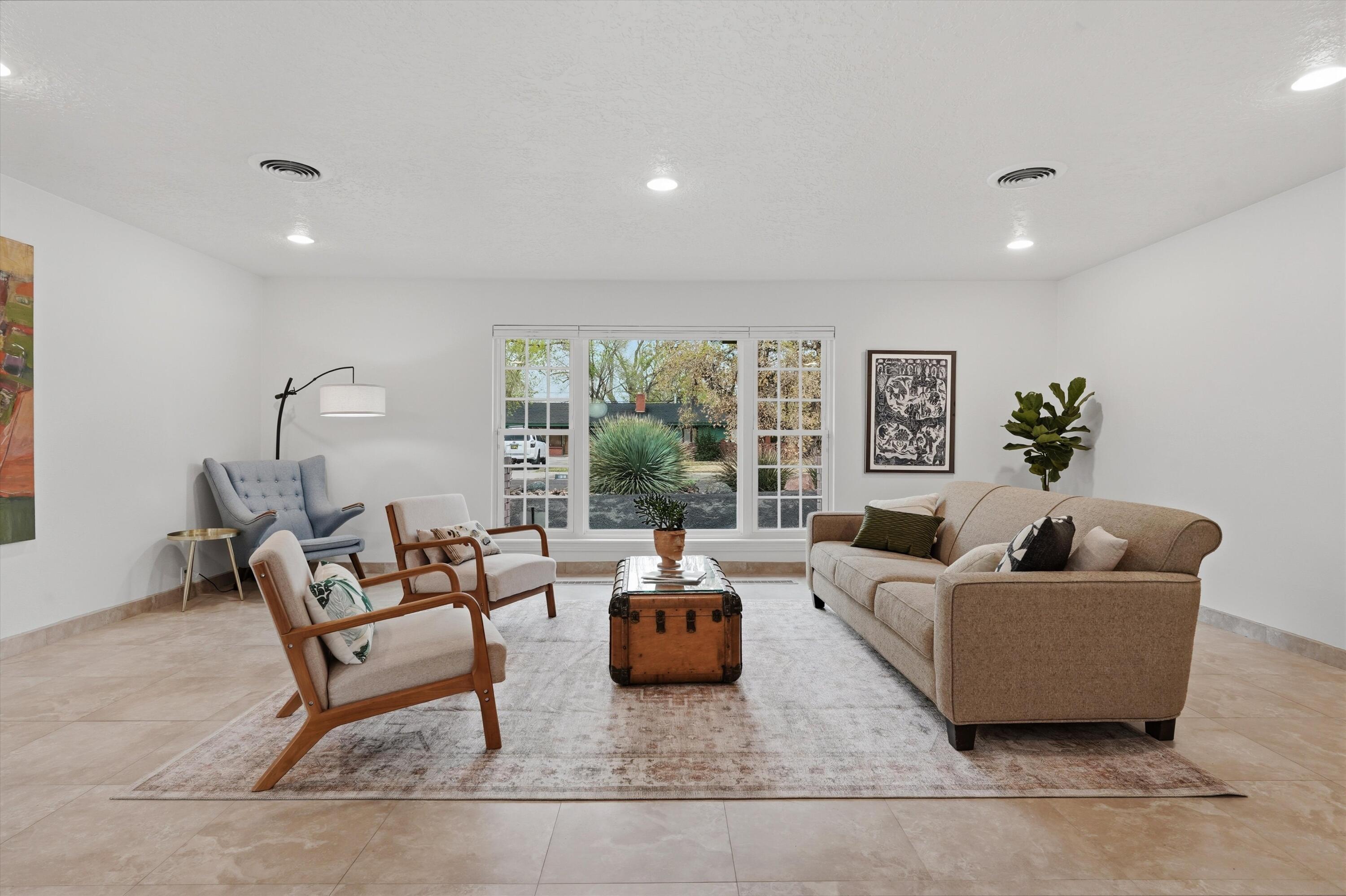 1522 San Patricio Avenue SW