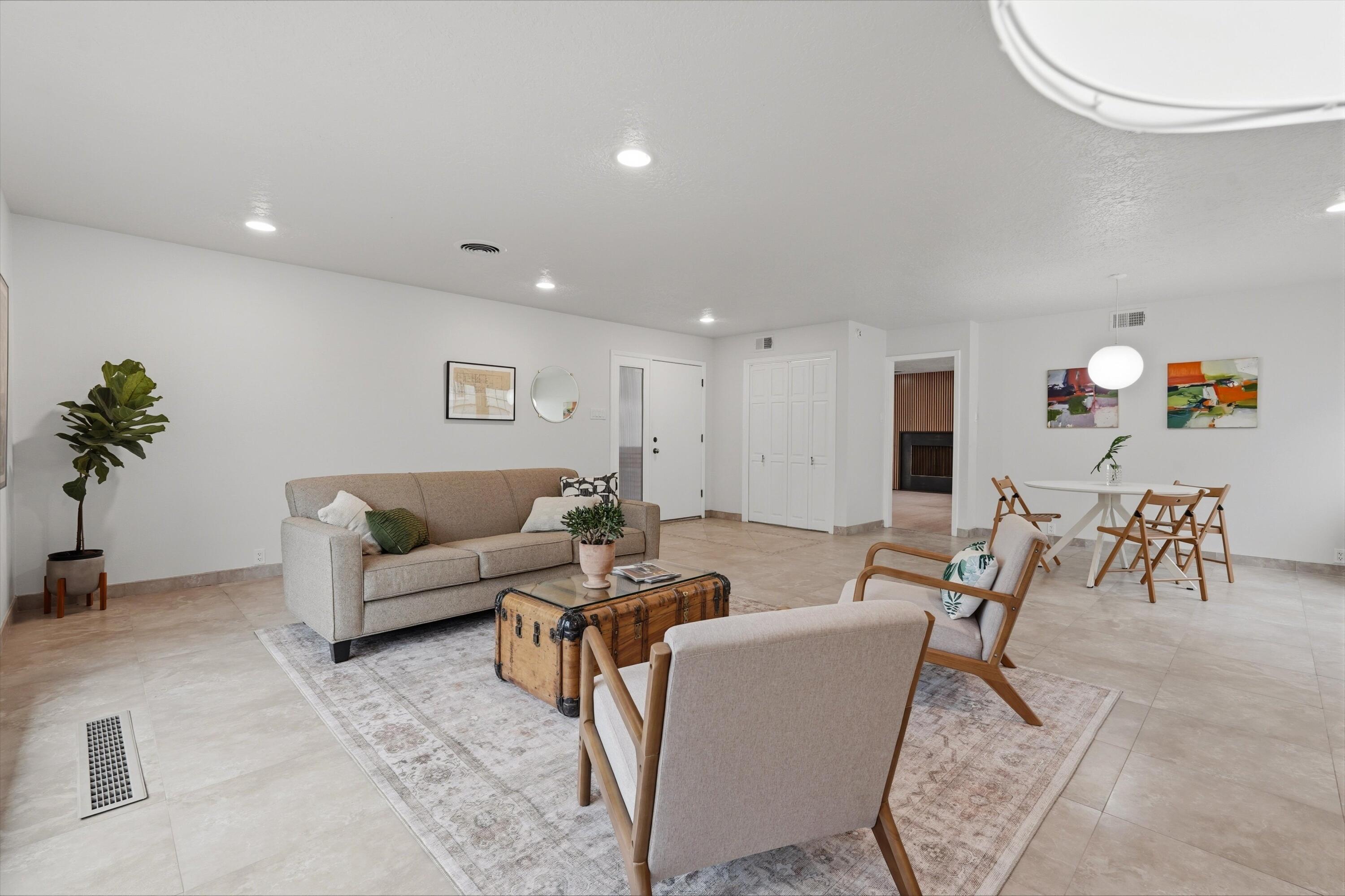 1522 San Patricio Avenue SW