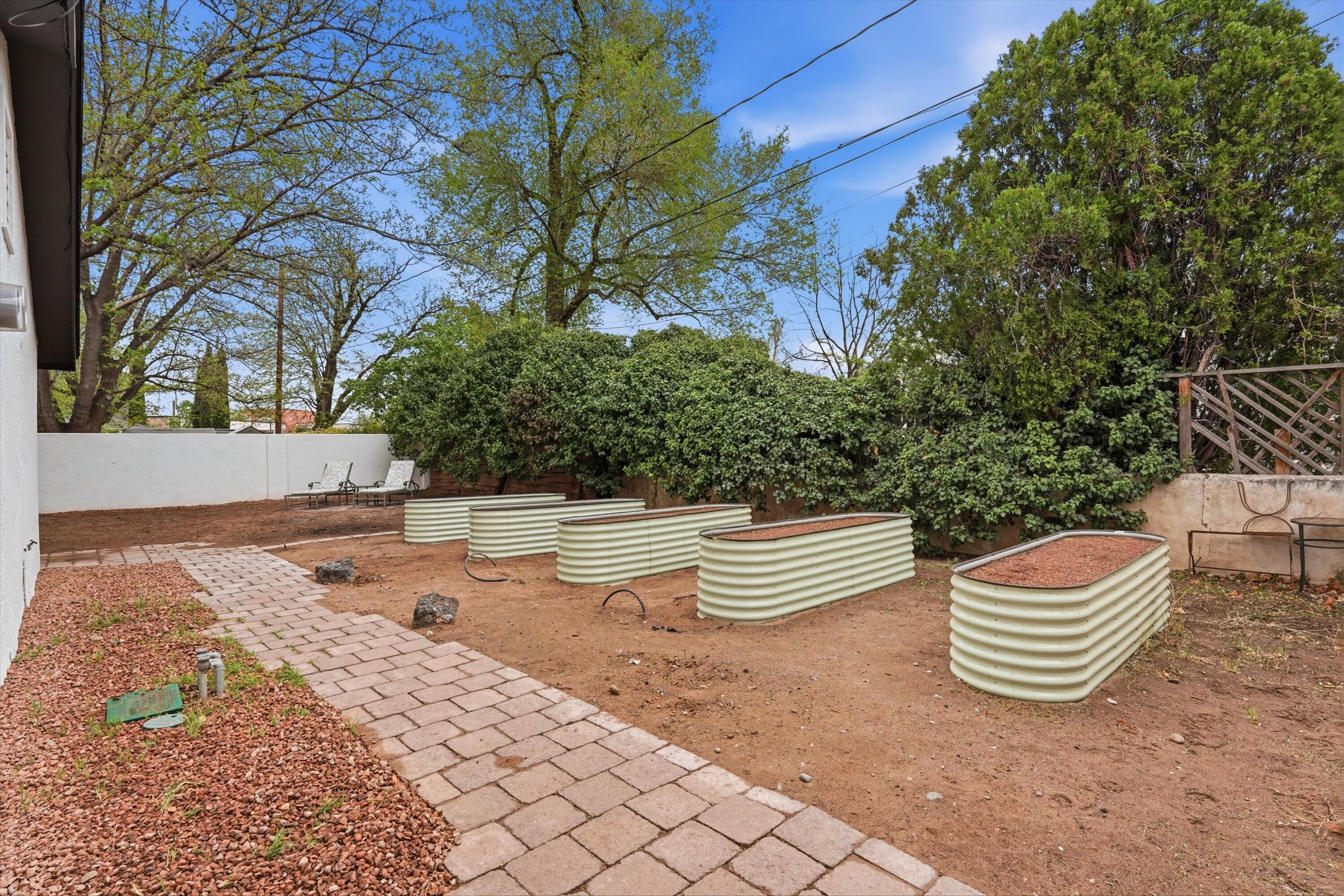 1522 San Patricio Avenue SW