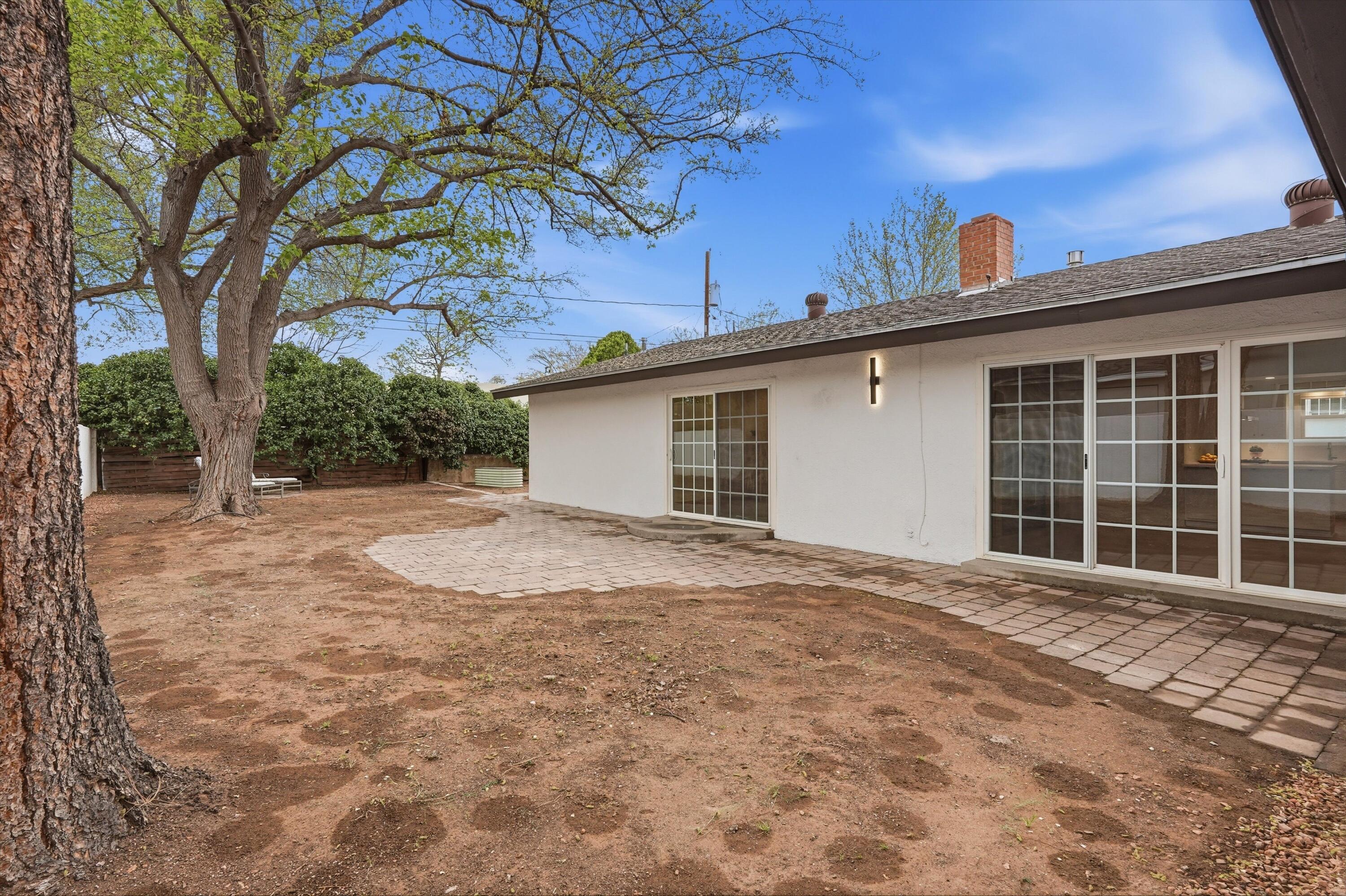 1522 San Patricio Avenue SW