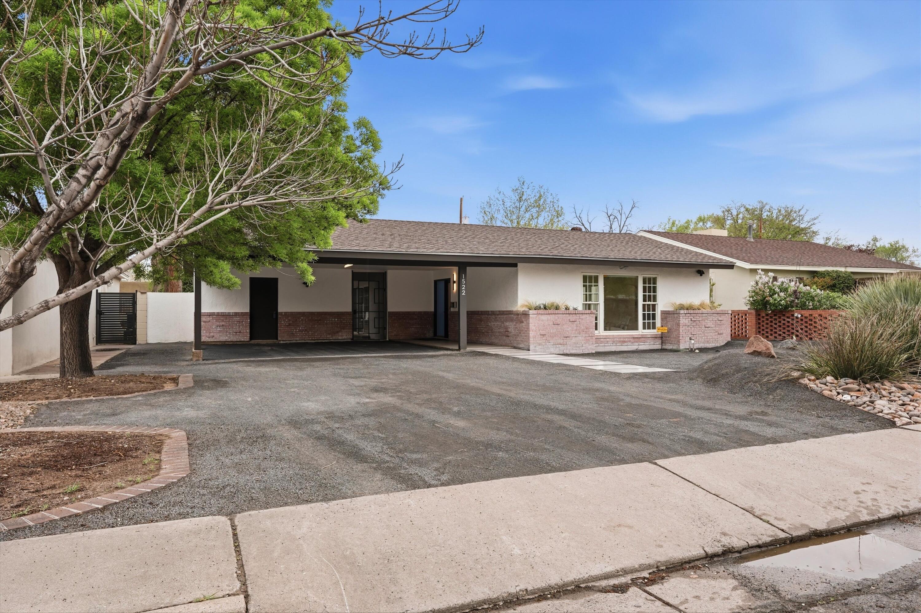 1522 San Patricio Avenue SW