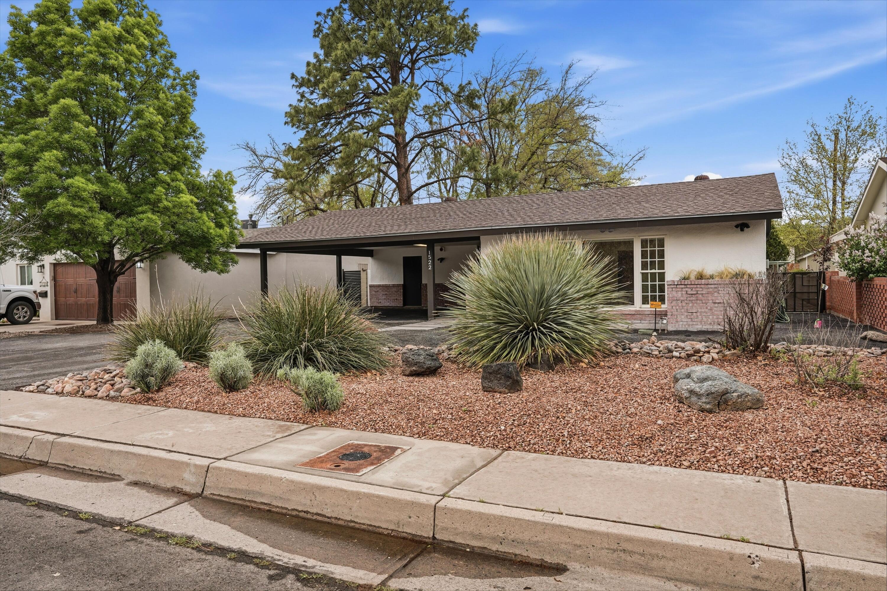 1522 San Patricio Avenue SW