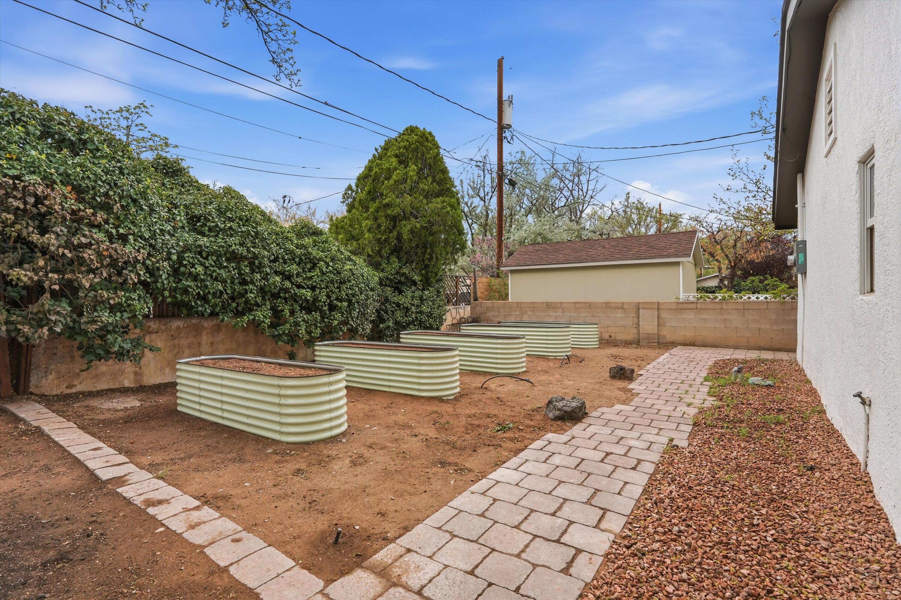 1522 San Patricio Avenue SW