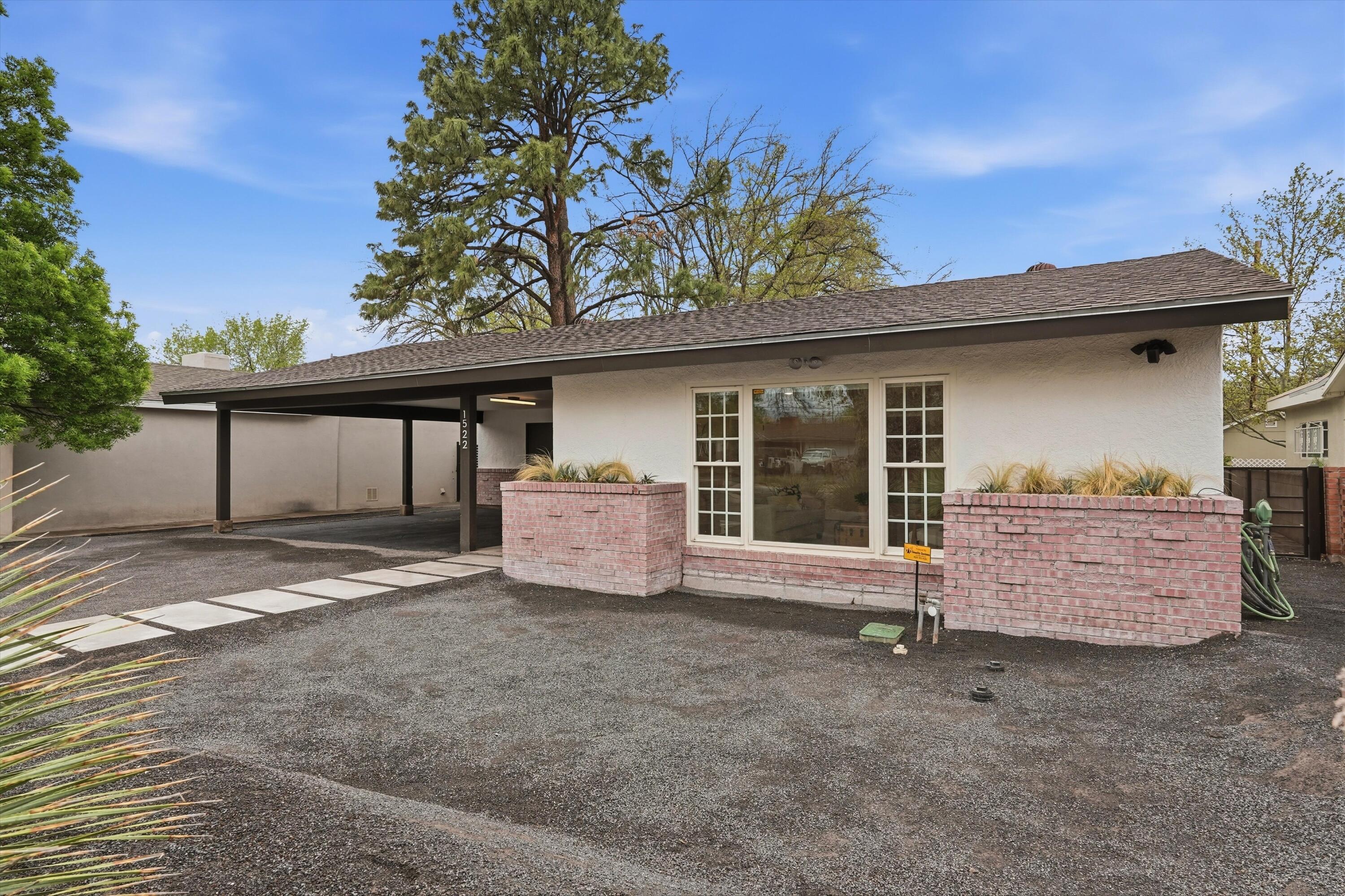 1522 San Patricio Avenue SW