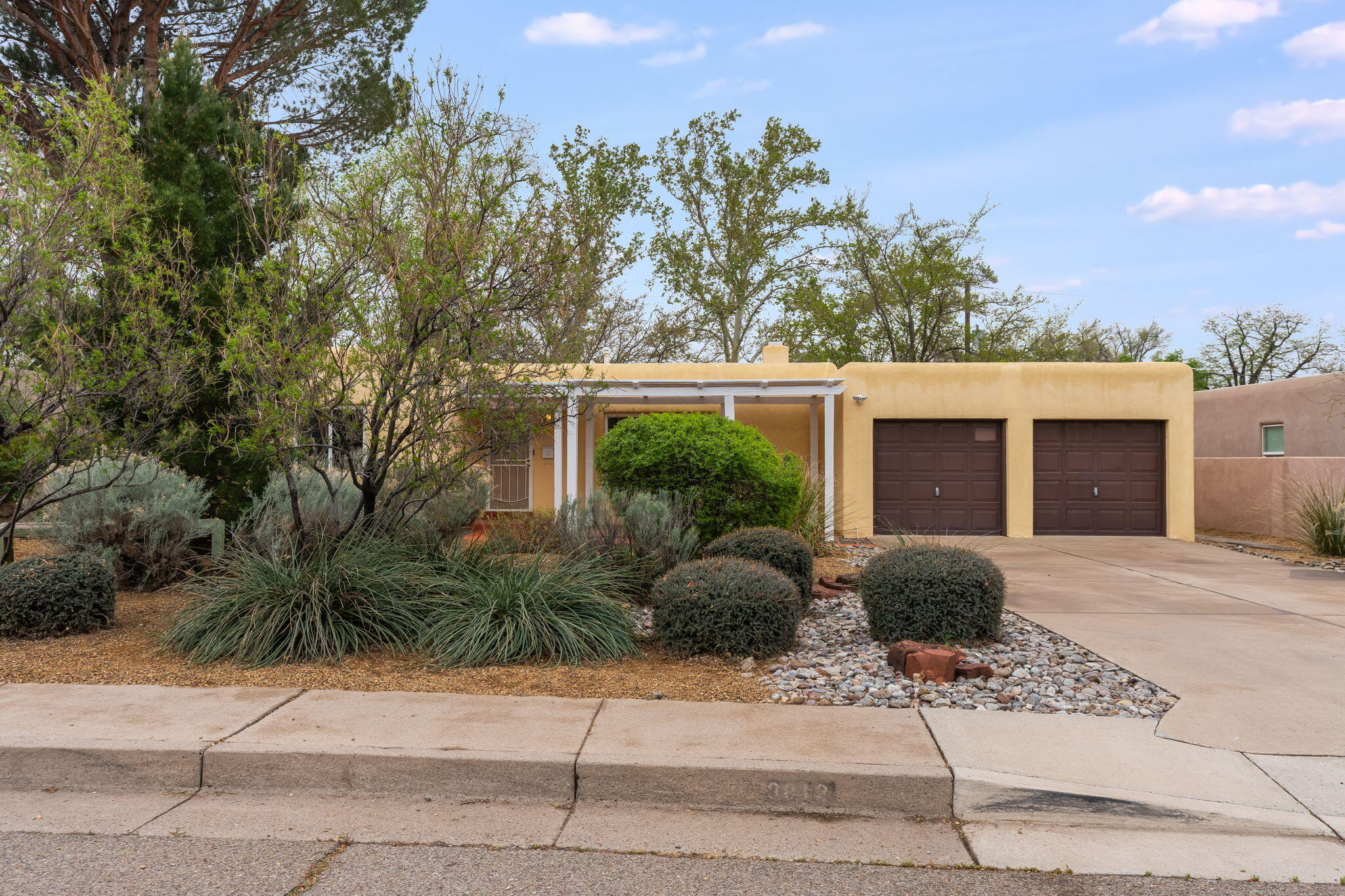 3812 Calle Del Monte NE